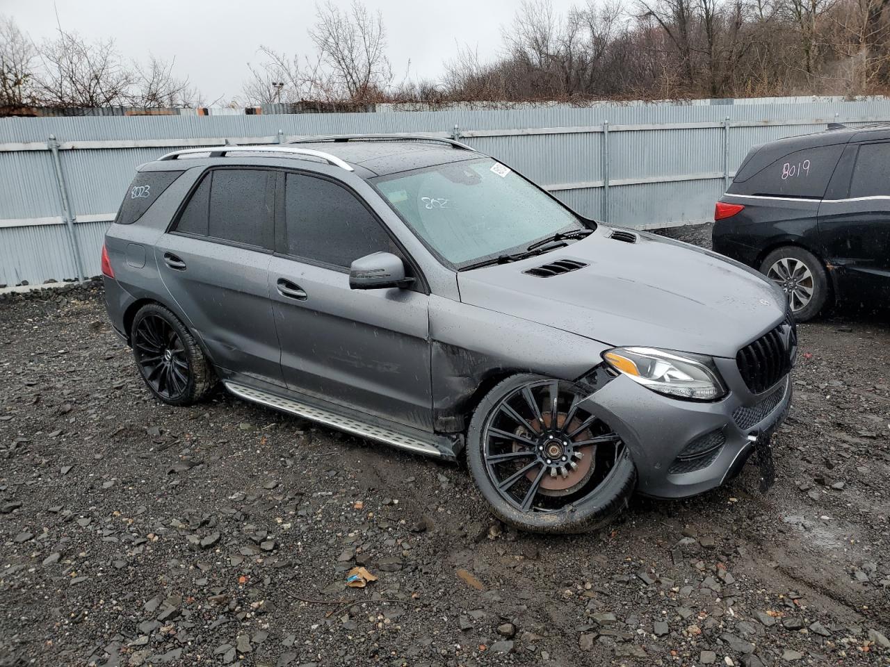 Photo 3 VIN: 4JGDA5HB1JB149732 - MERCEDES-BENZ GLE 