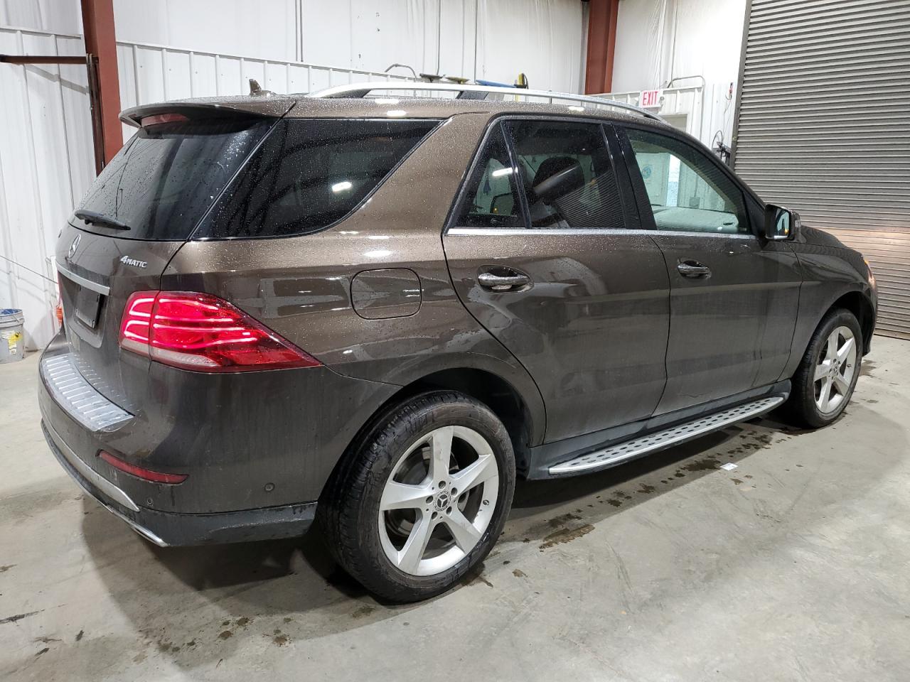 Photo 2 VIN: 4JGDA5HB2HA917055 - MERCEDES-BENZ GLE 