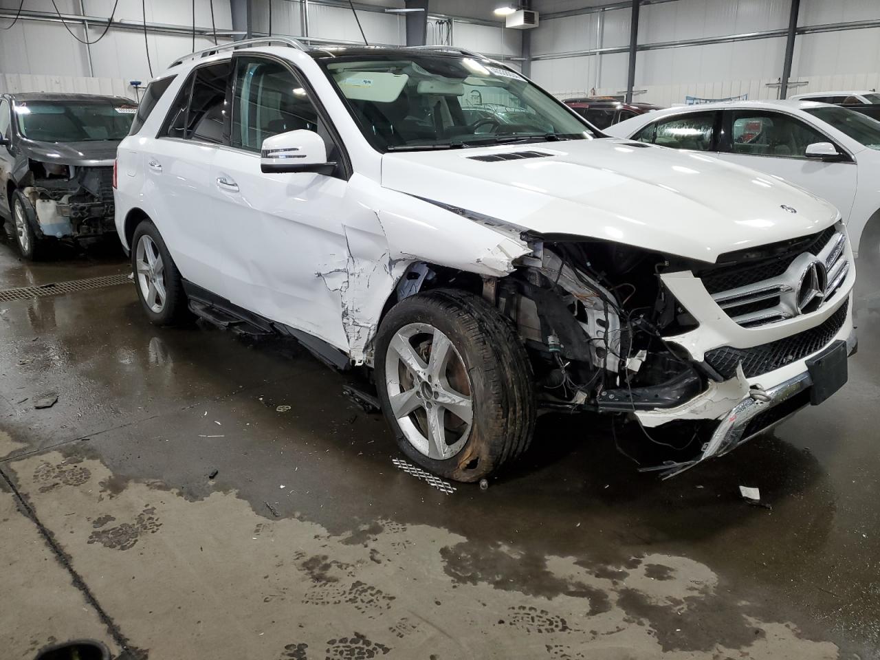 Photo 3 VIN: 4JGDA5HB3GA769450 - MERCEDES-BENZ GLE 