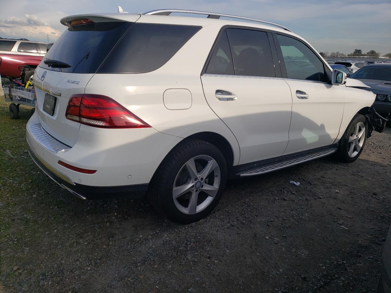 Photo 2 VIN: 4JGDA5HB4GA657160 - MERCEDES-BENZ GLE 