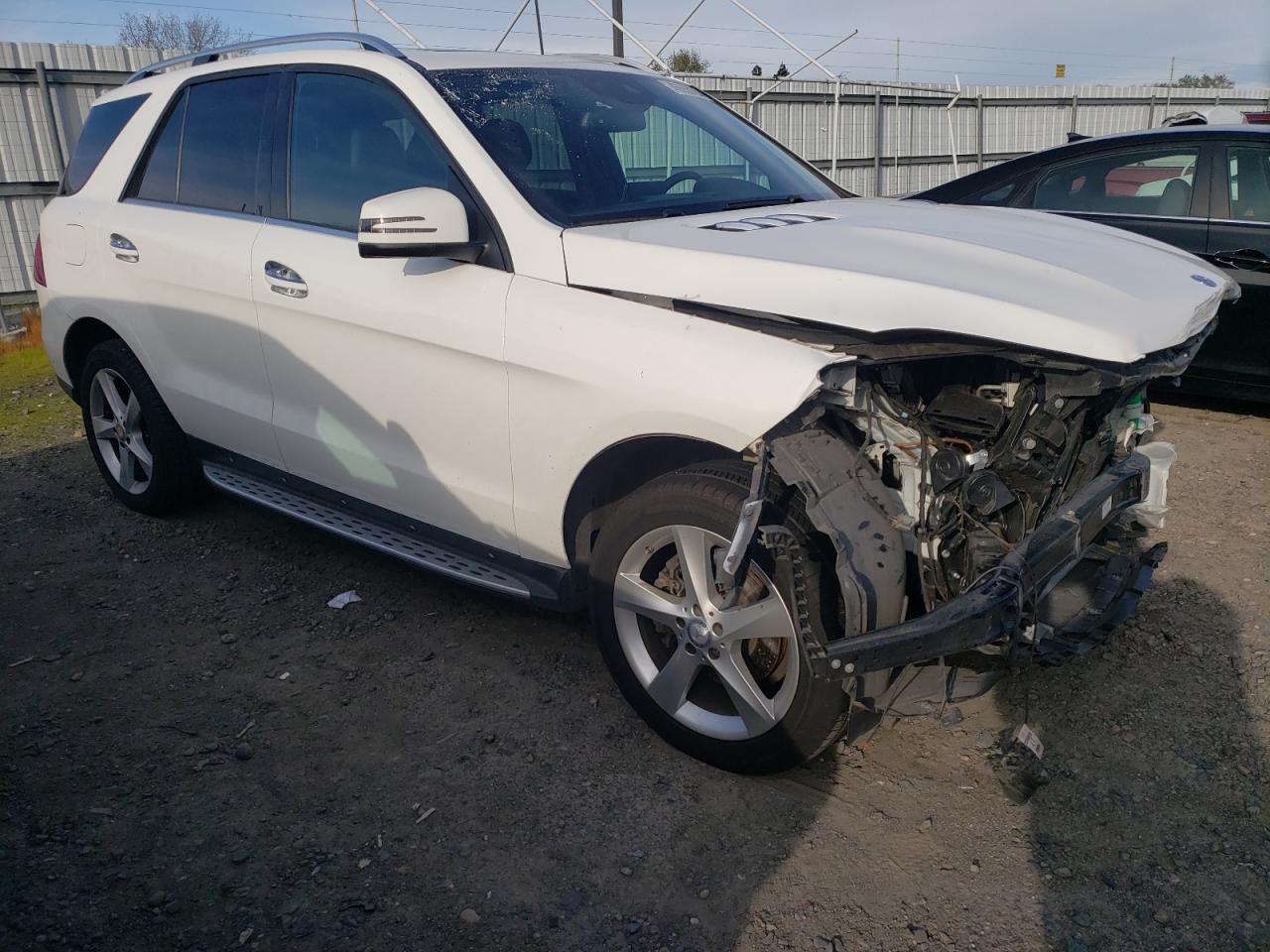 Photo 3 VIN: 4JGDA5HB4GA657160 - MERCEDES-BENZ GLE 