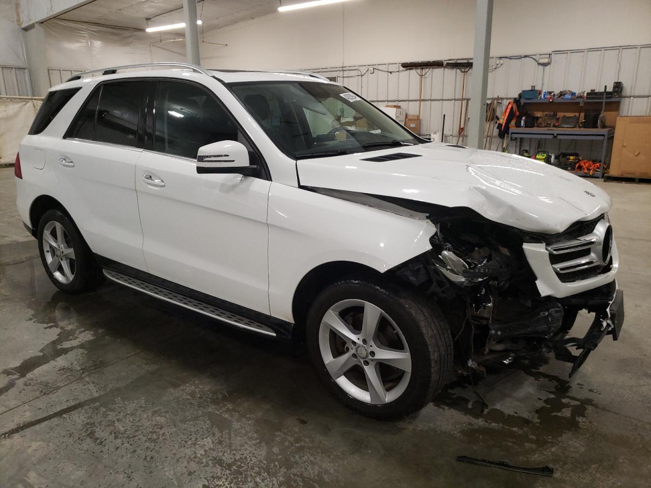 Photo 3 VIN: 4JGDA5HB4GA802939 - MERCEDES-BENZ GLE 