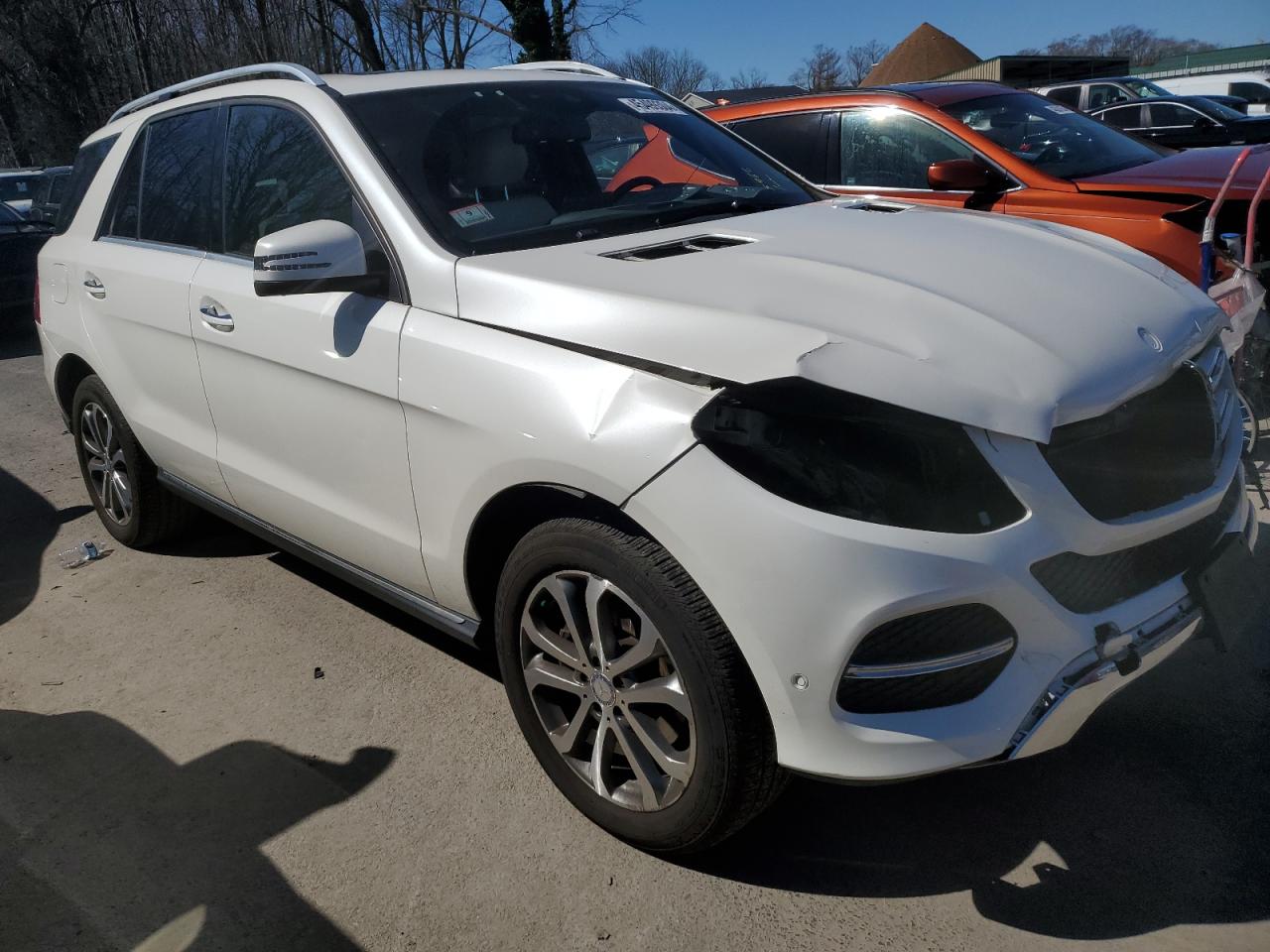 Photo 3 VIN: 4JGDA5HB4GA807414 - MERCEDES-BENZ GLE 