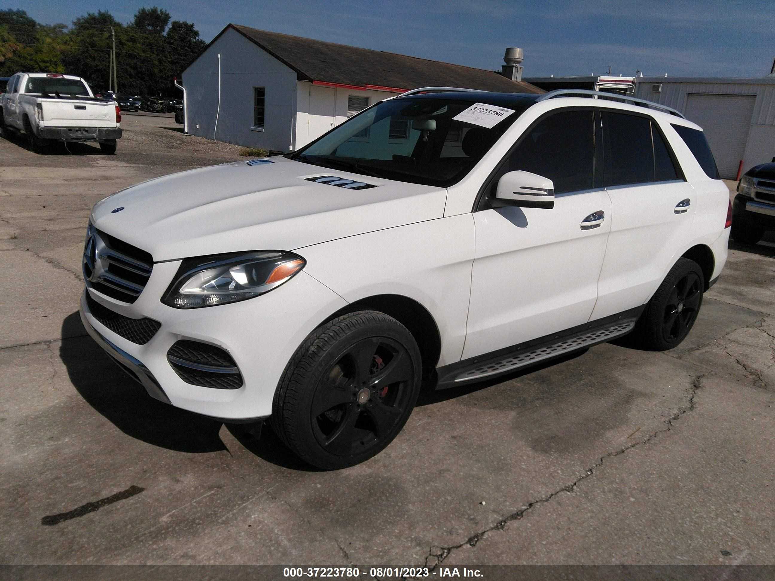 Photo 1 VIN: 4JGDA5HB5GA630873 - MERCEDES-BENZ GLE 