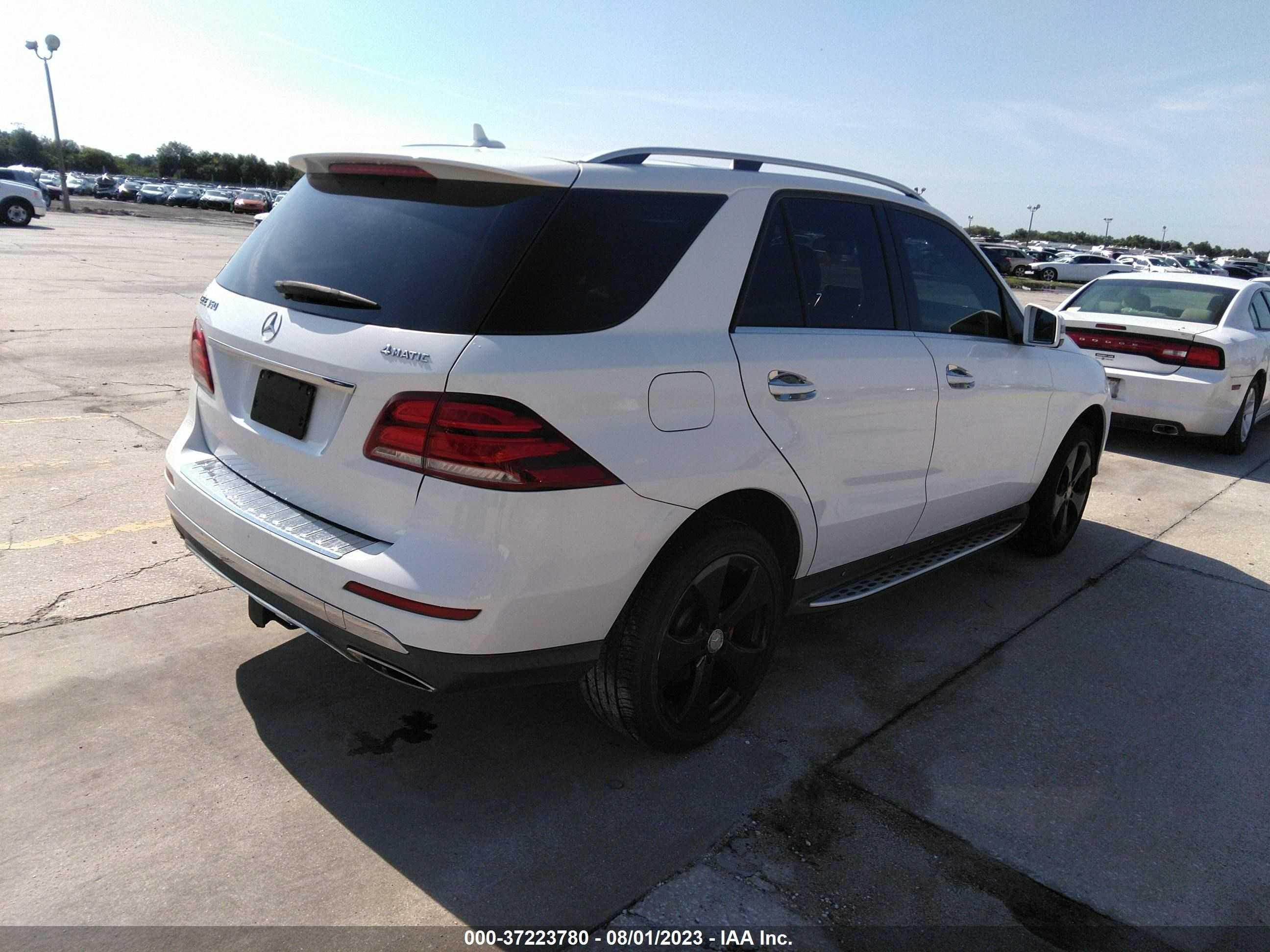 Photo 3 VIN: 4JGDA5HB5GA630873 - MERCEDES-BENZ GLE 