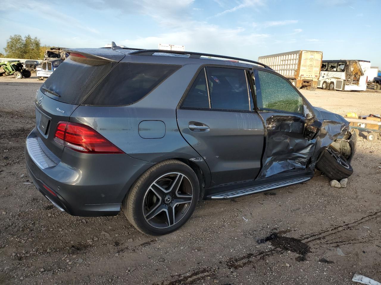 Photo 2 VIN: 4JGDA5HB5JB068541 - MERCEDES-BENZ GLE 