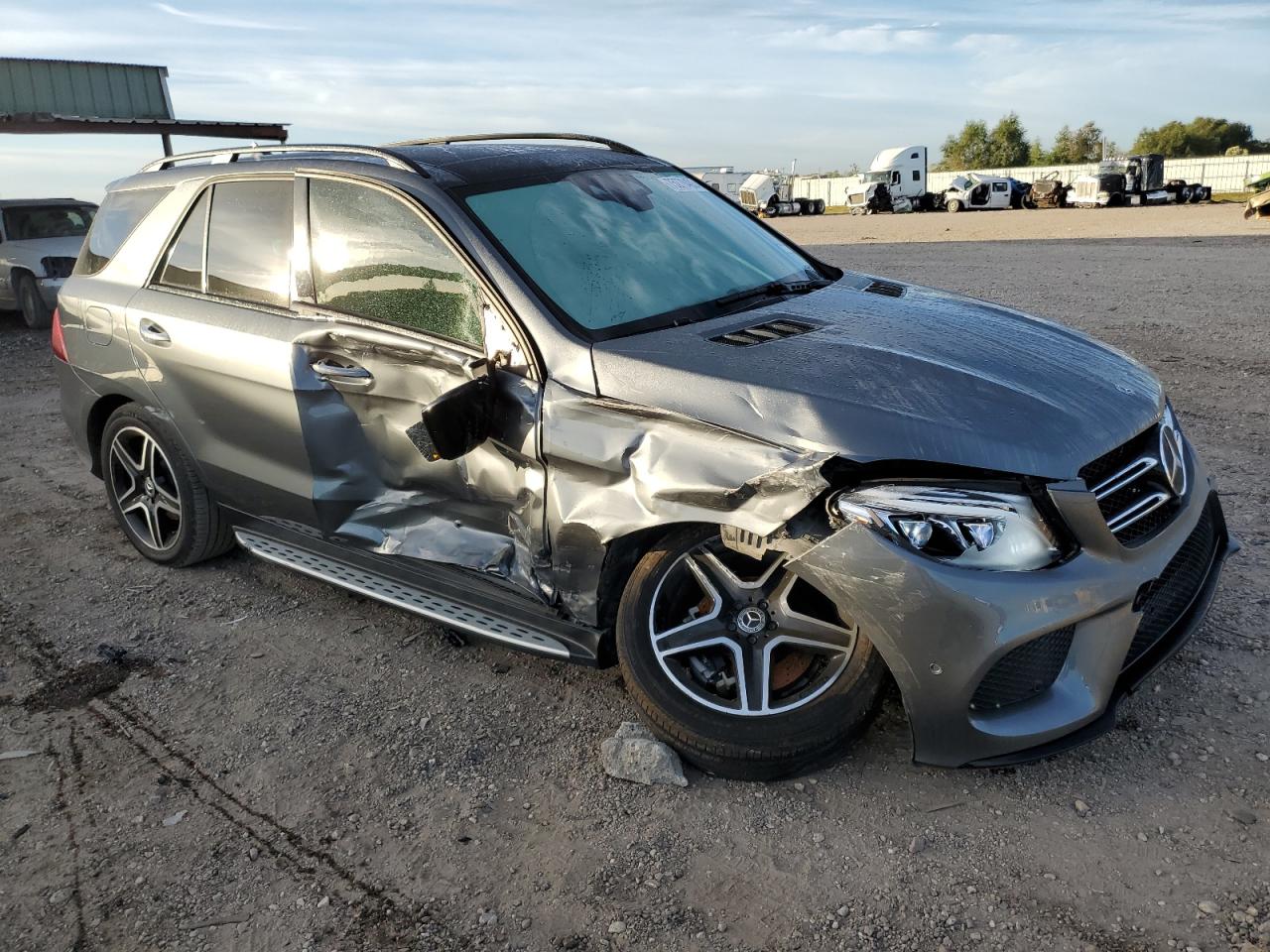 Photo 3 VIN: 4JGDA5HB5JB068541 - MERCEDES-BENZ GLE 