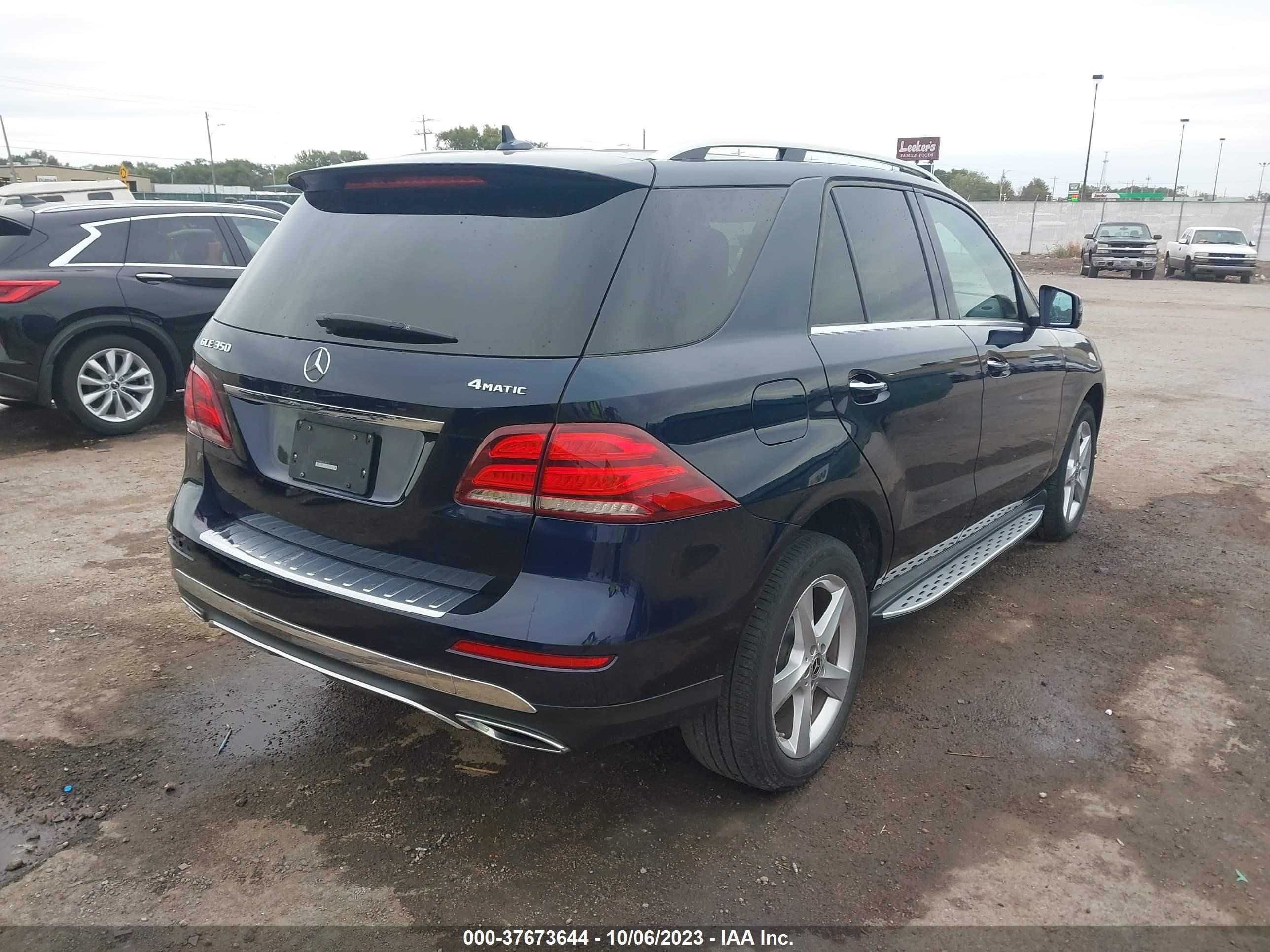 Photo 3 VIN: 4JGDA5HB5JB189716 - MERCEDES-BENZ GLE 