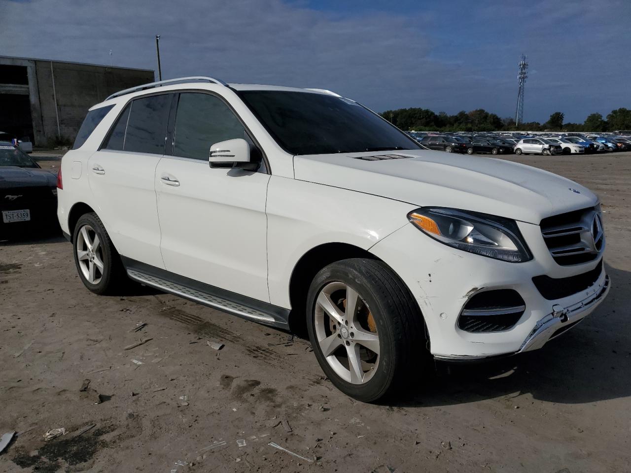 Photo 3 VIN: 4JGDA5HB6GA789997 - MERCEDES-BENZ GLE 