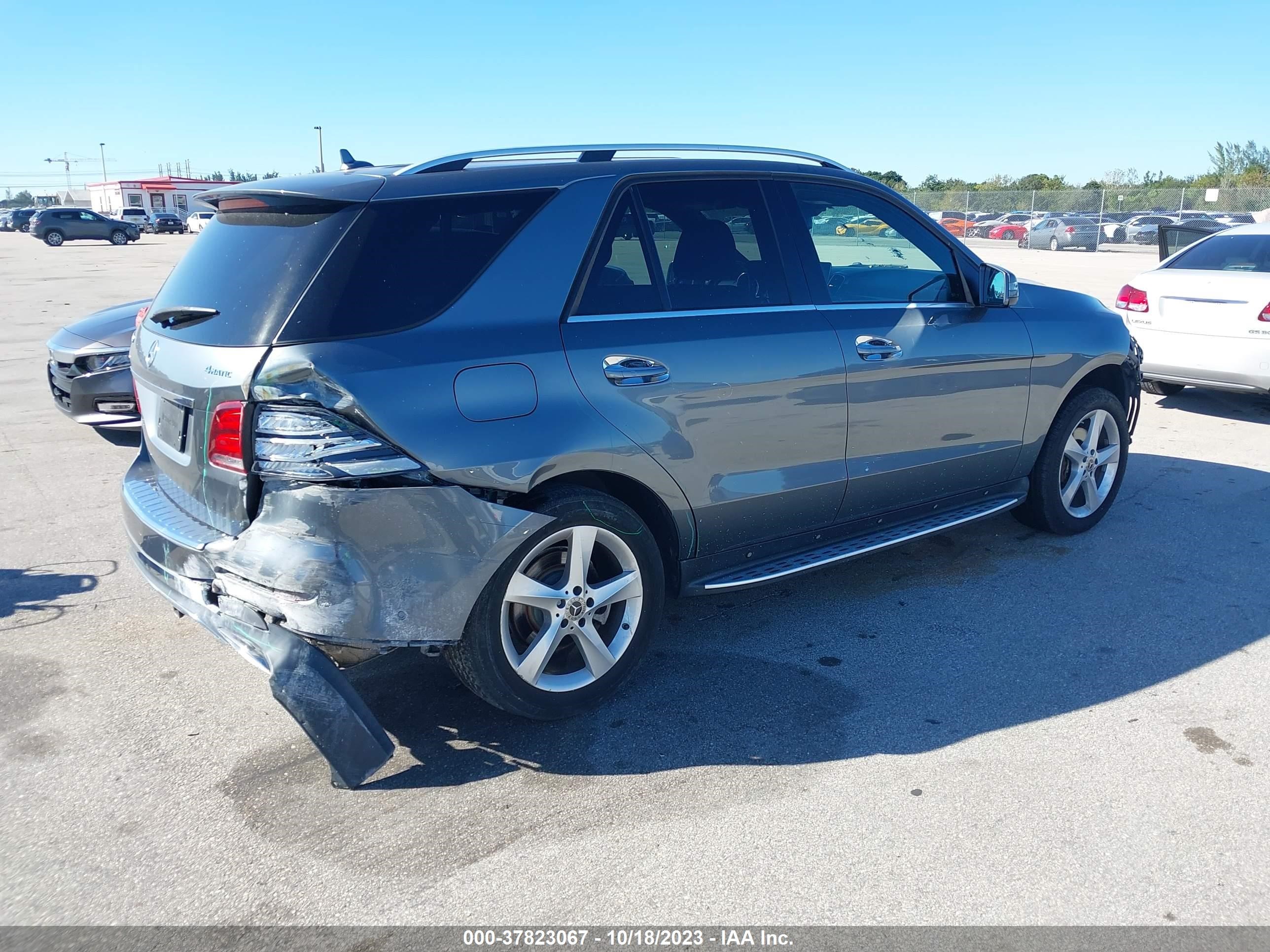 Photo 3 VIN: 4JGDA5HB6JB076549 - MERCEDES-BENZ GLE 