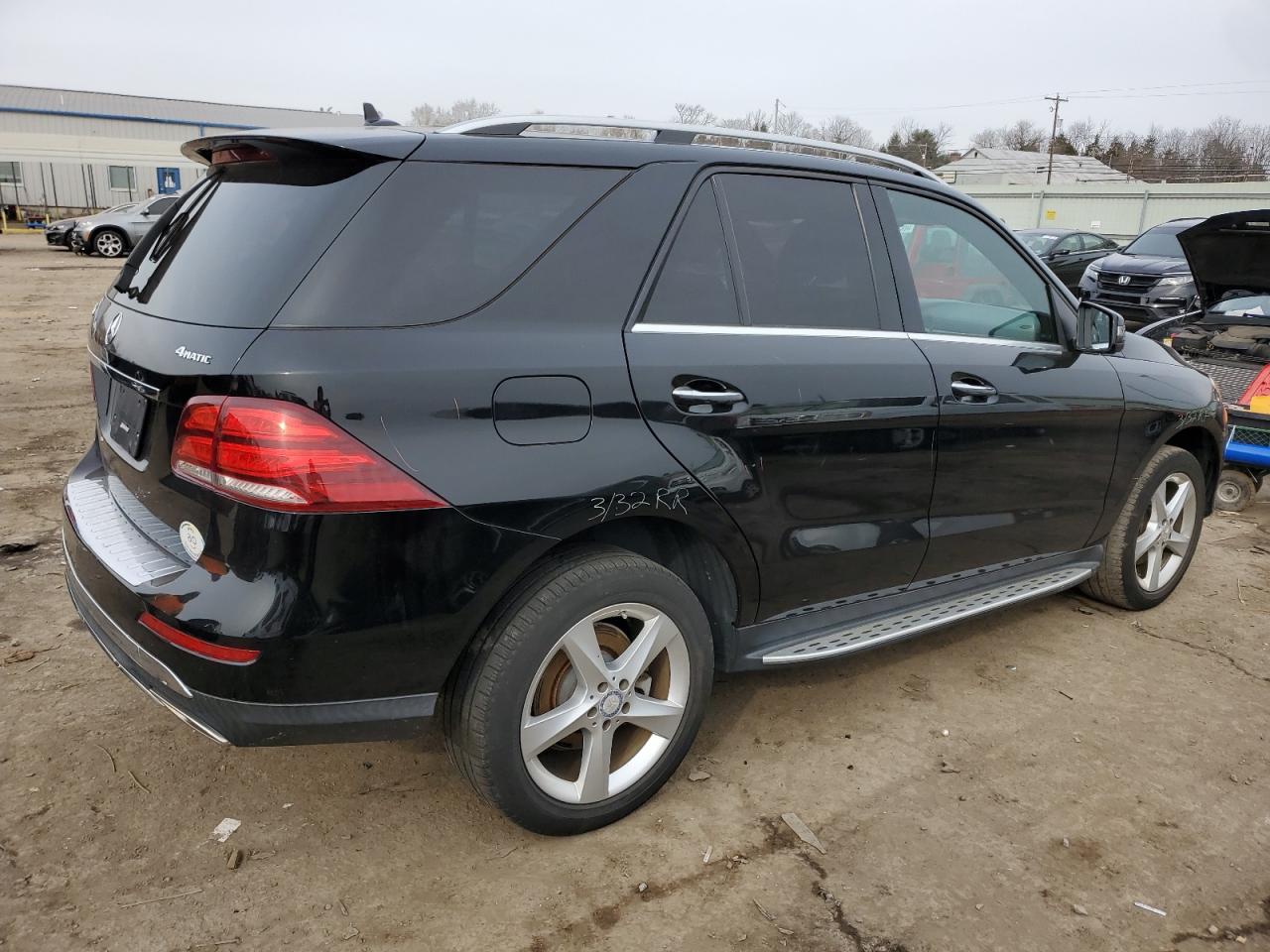 Photo 2 VIN: 4JGDA5HB7HA893741 - MERCEDES-BENZ GLE 