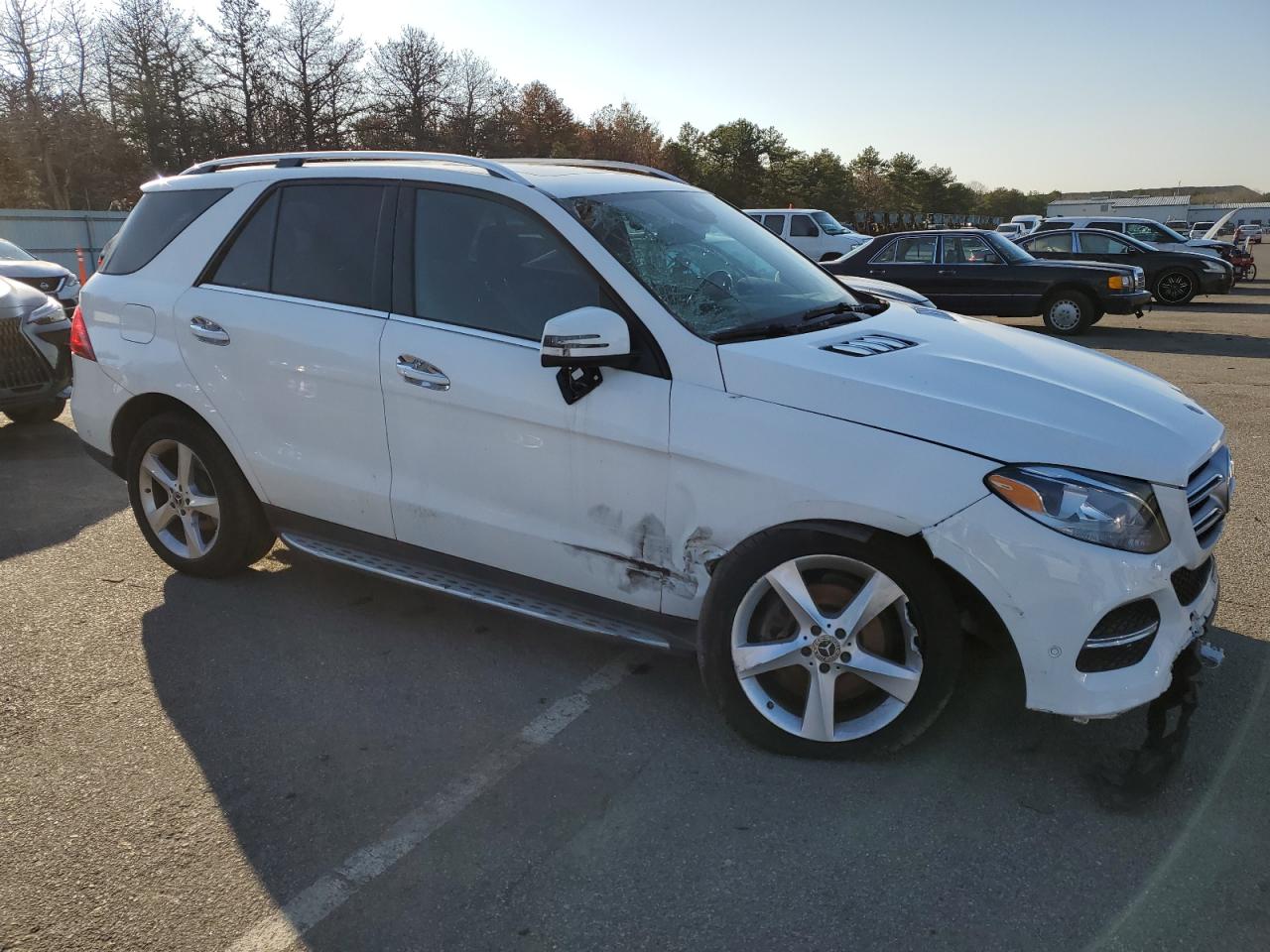 Photo 3 VIN: 4JGDA5HB7JB109168 - MERCEDES-BENZ GLE 