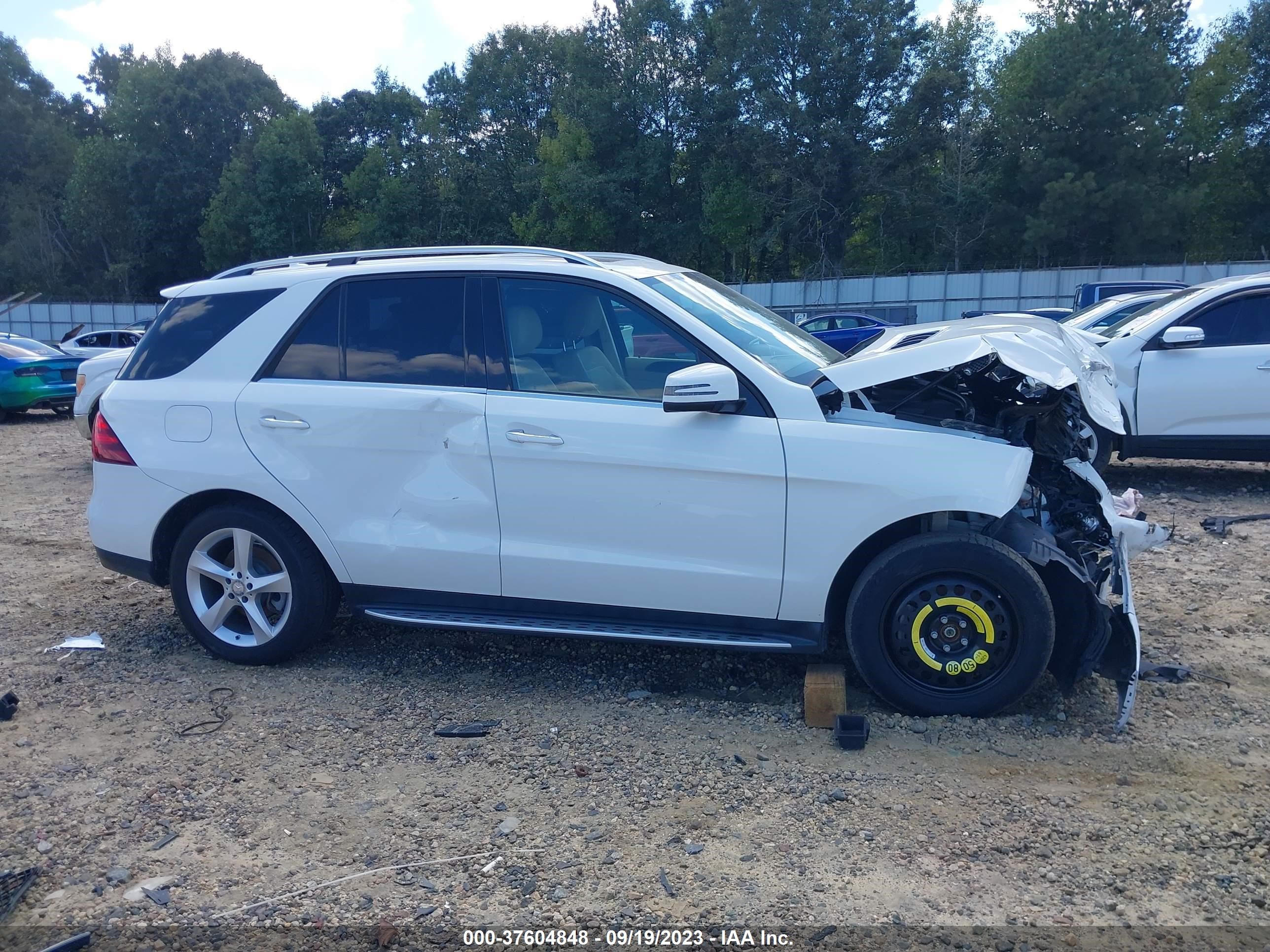 Photo 13 VIN: 4JGDA5HB8GA710765 - MERCEDES-BENZ GLE 