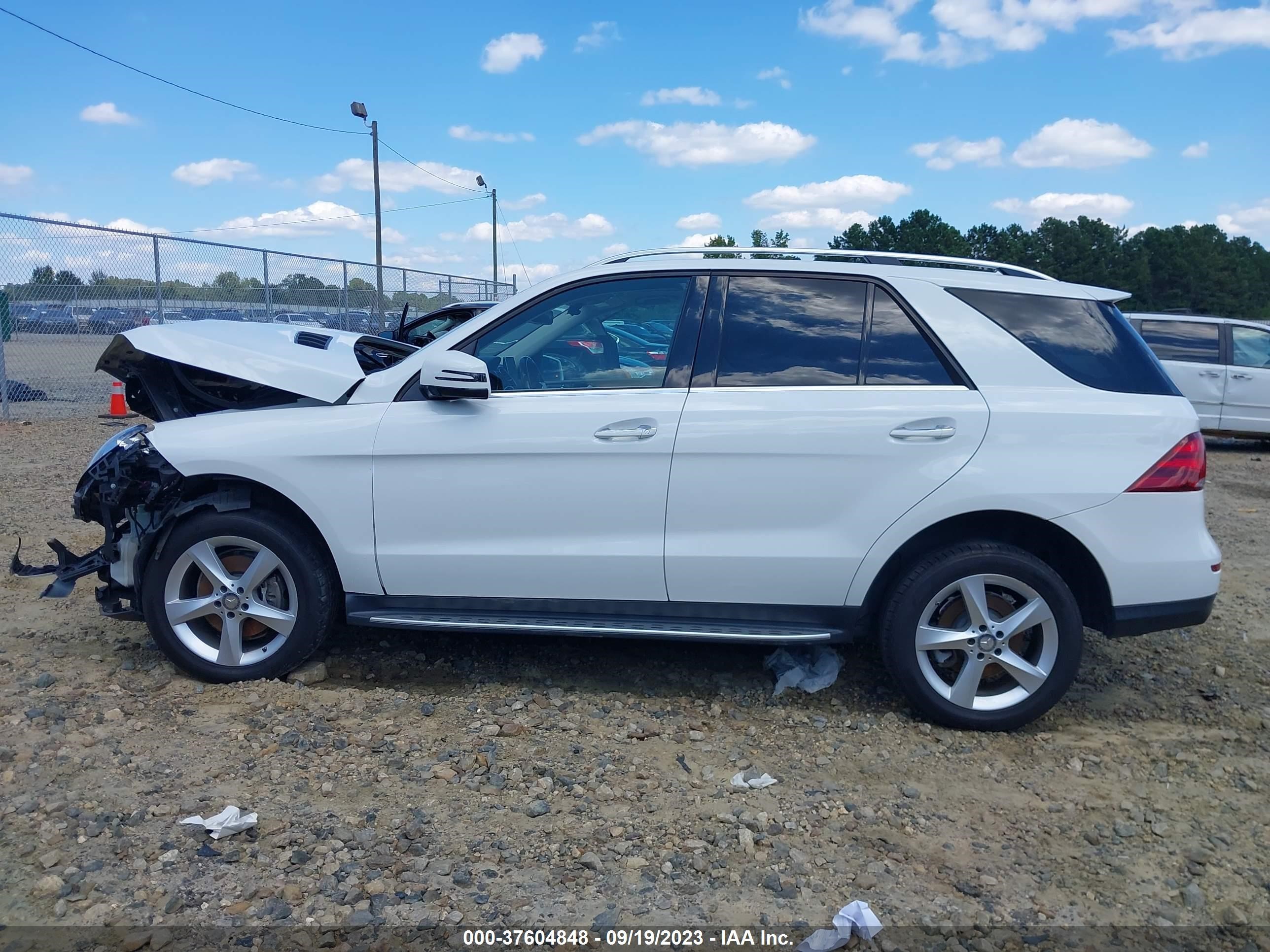 Photo 14 VIN: 4JGDA5HB8GA710765 - MERCEDES-BENZ GLE 