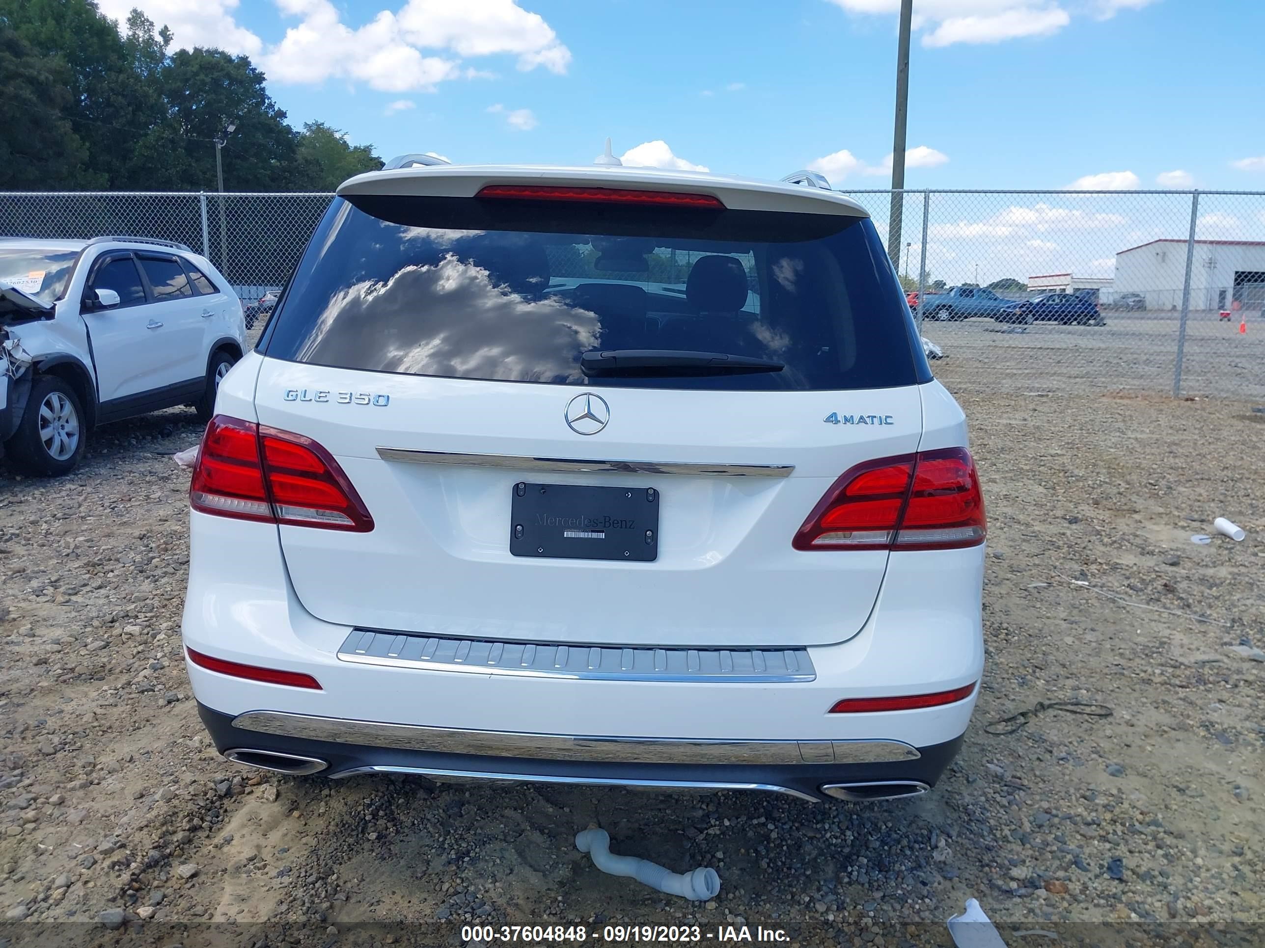 Photo 16 VIN: 4JGDA5HB8GA710765 - MERCEDES-BENZ GLE 