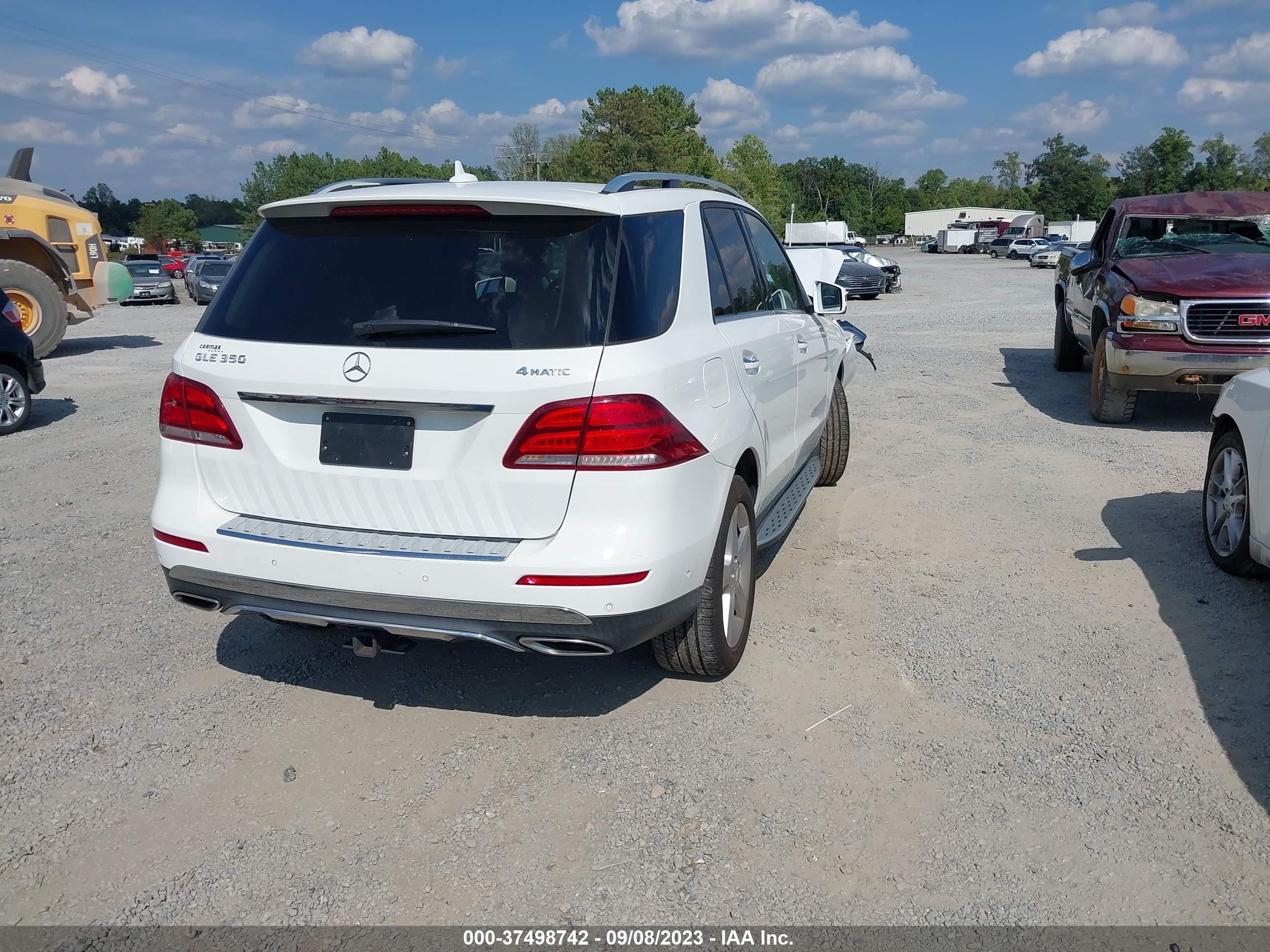 Photo 3 VIN: 4JGDA5HB8GA765216 - MERCEDES-BENZ GLE 