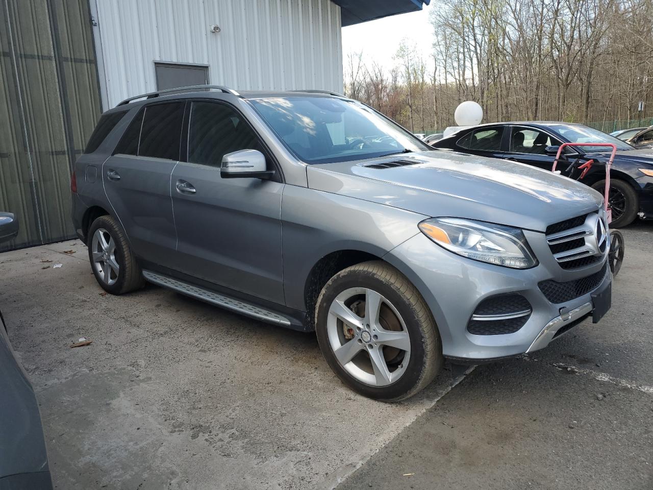 Photo 3 VIN: 4JGDA5HBXGA752712 - MERCEDES-BENZ GLE 