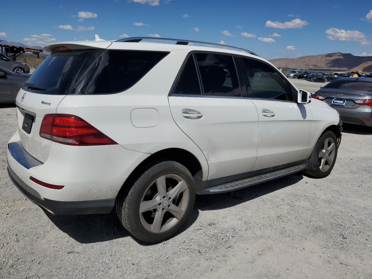 Photo 2 VIN: 4JGDA5HBXHA835994 - MERCEDES-BENZ GLE 