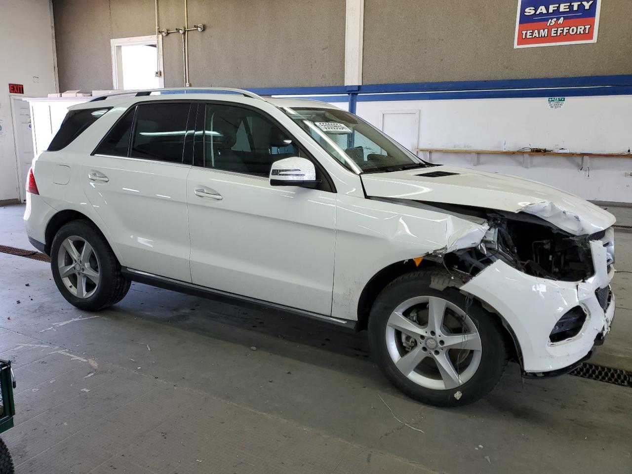 Photo 3 VIN: 4JGDA5HBXHA888372 - MERCEDES-BENZ GLE 