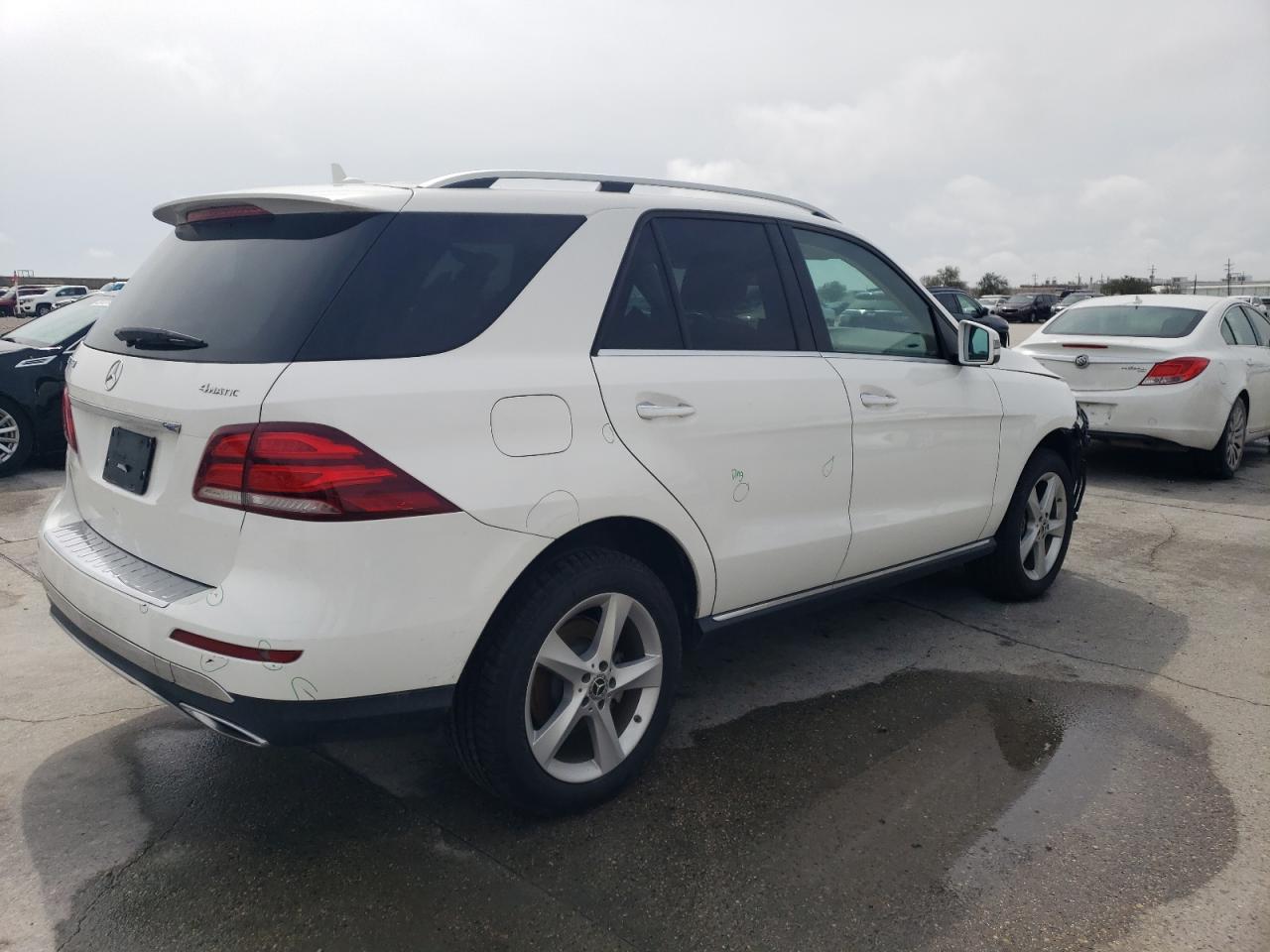 Photo 2 VIN: 4JGDA5HBXHA969727 - MERCEDES-BENZ GLE 