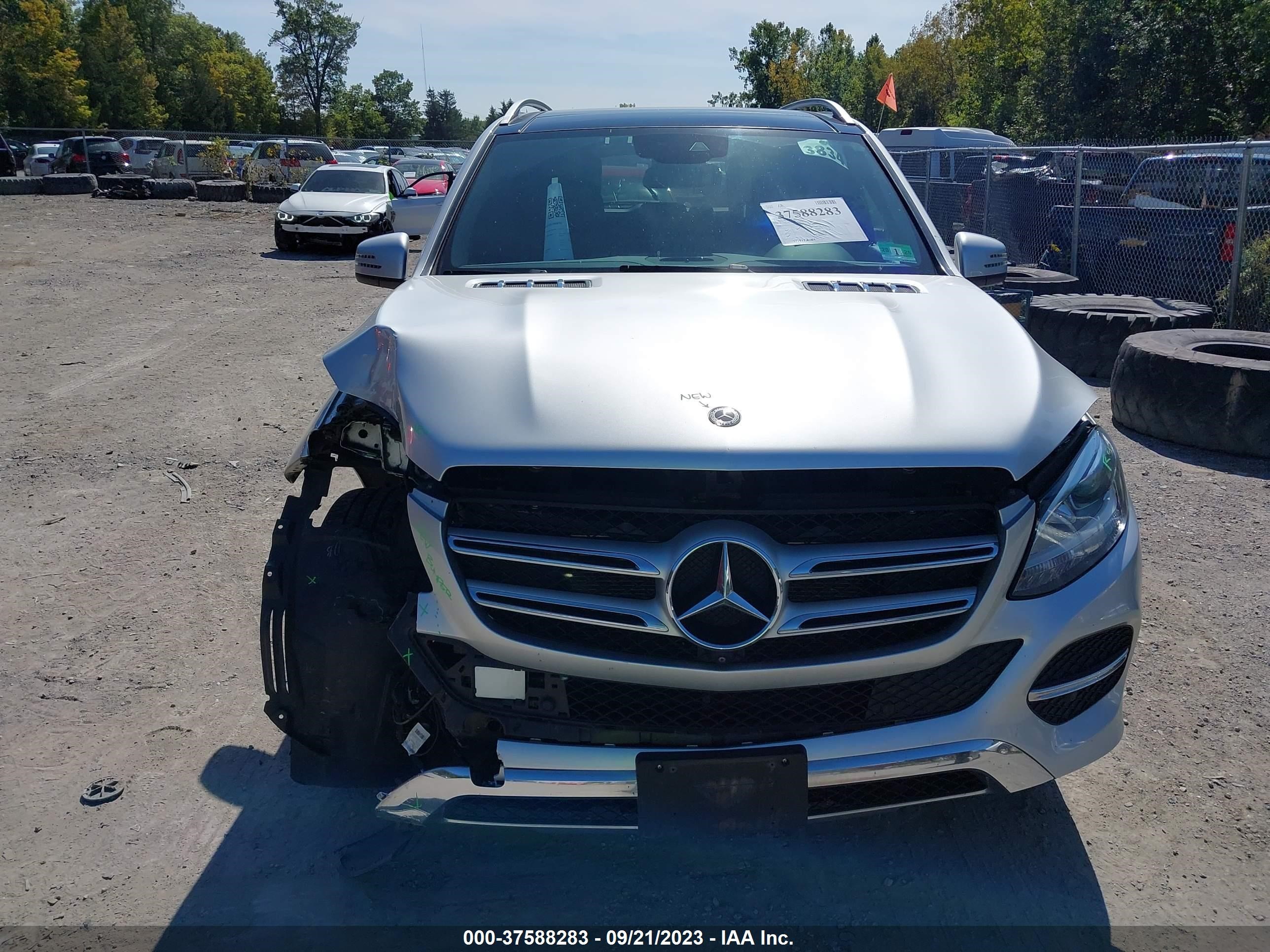 Photo 11 VIN: 4JGDA5HBXJB109990 - MERCEDES-BENZ GLE 