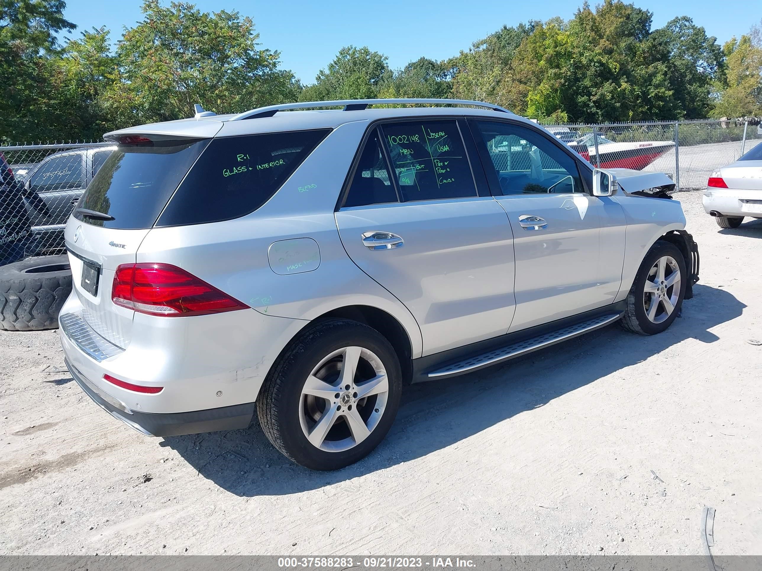 Photo 3 VIN: 4JGDA5HBXJB109990 - MERCEDES-BENZ GLE 