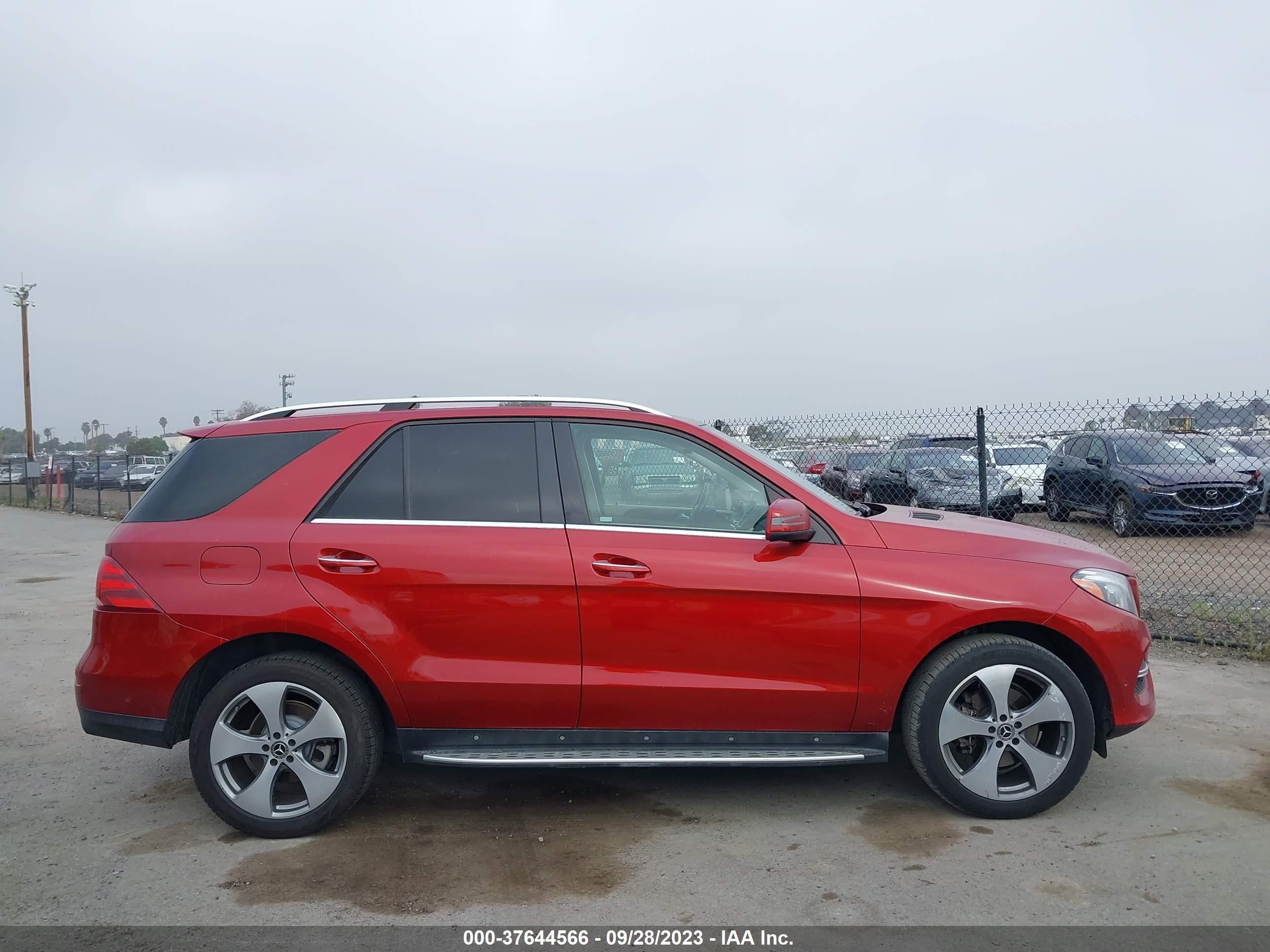 Photo 13 VIN: 4JGDA5JB0JB043198 - MERCEDES-BENZ GLE 