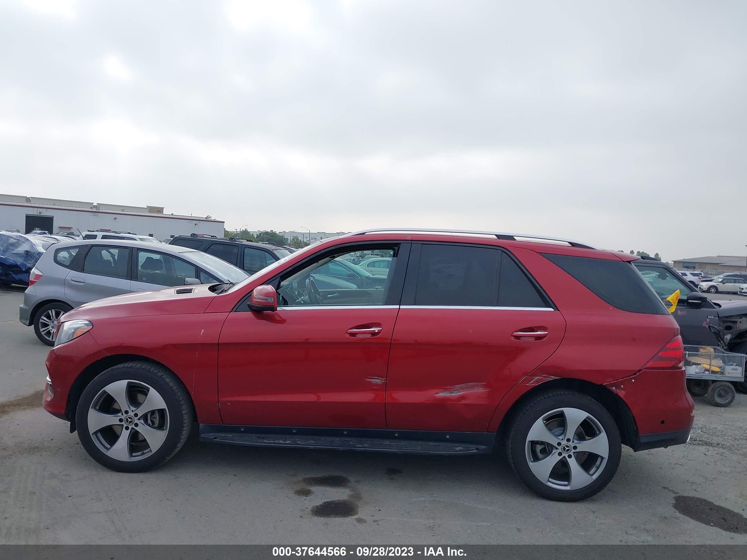 Photo 14 VIN: 4JGDA5JB0JB043198 - MERCEDES-BENZ GLE 