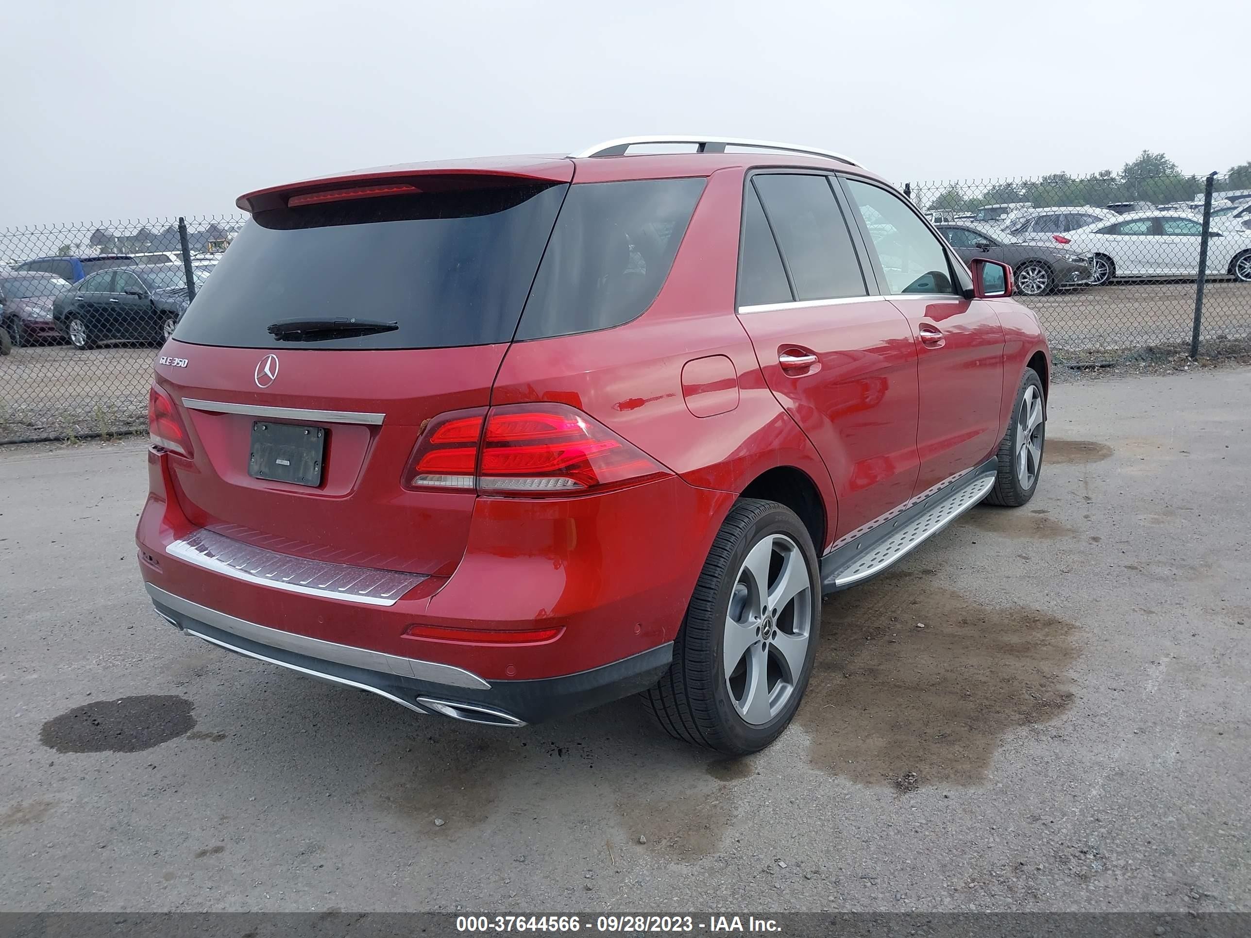 Photo 3 VIN: 4JGDA5JB0JB043198 - MERCEDES-BENZ GLE 