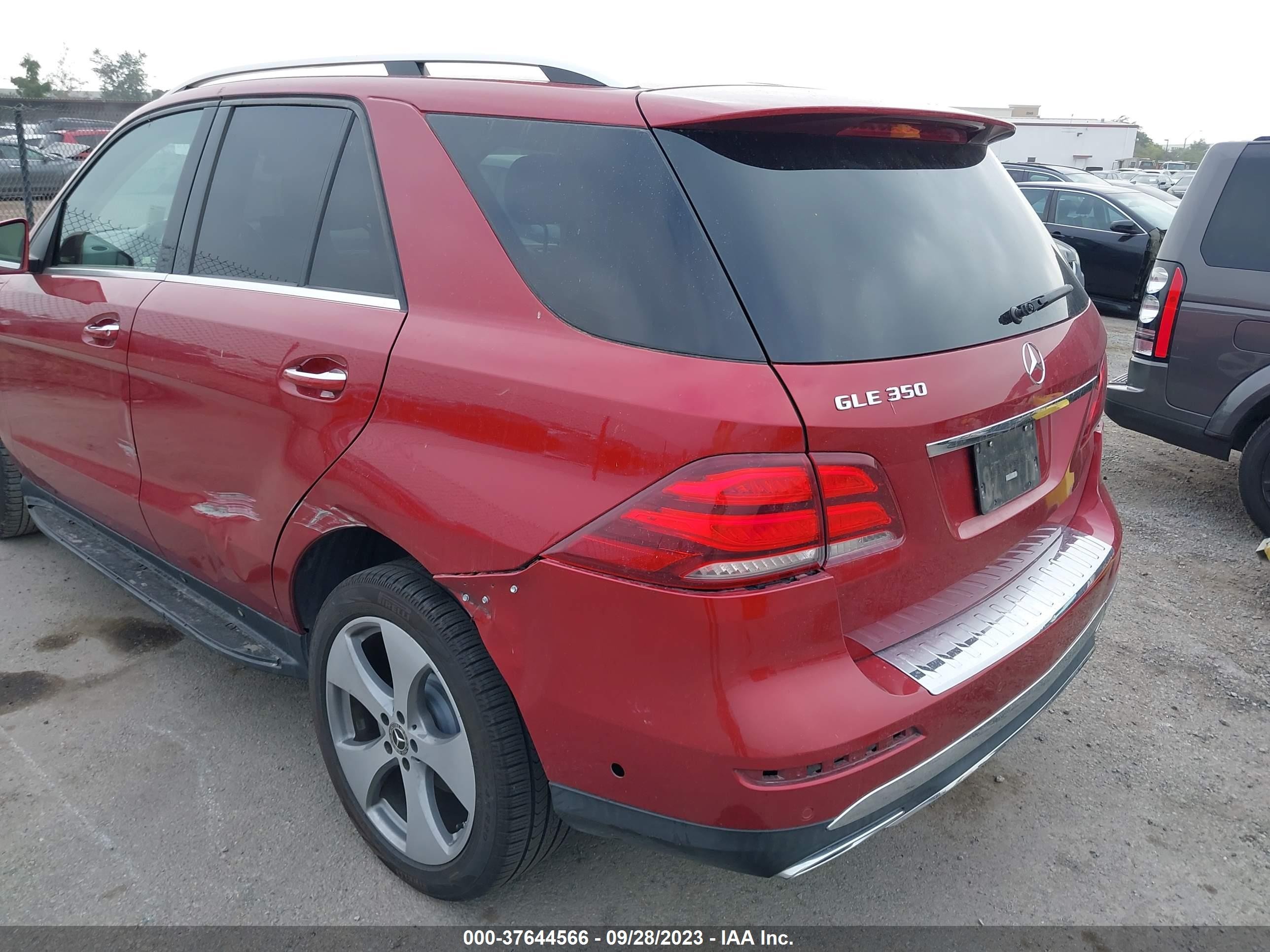 Photo 5 VIN: 4JGDA5JB0JB043198 - MERCEDES-BENZ GLE 