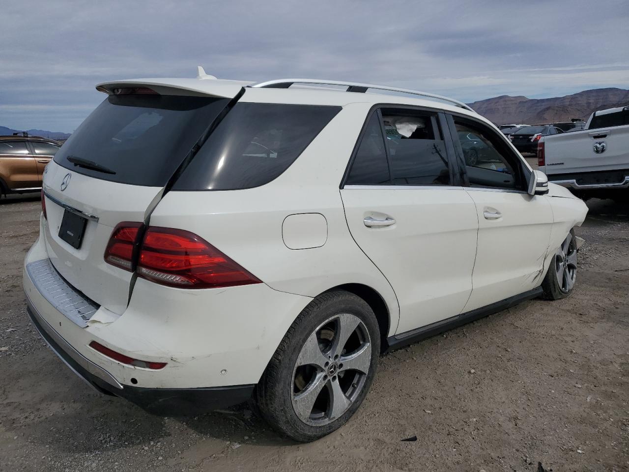 Photo 2 VIN: 4JGDA5JB0JB057277 - MERCEDES-BENZ GLE 