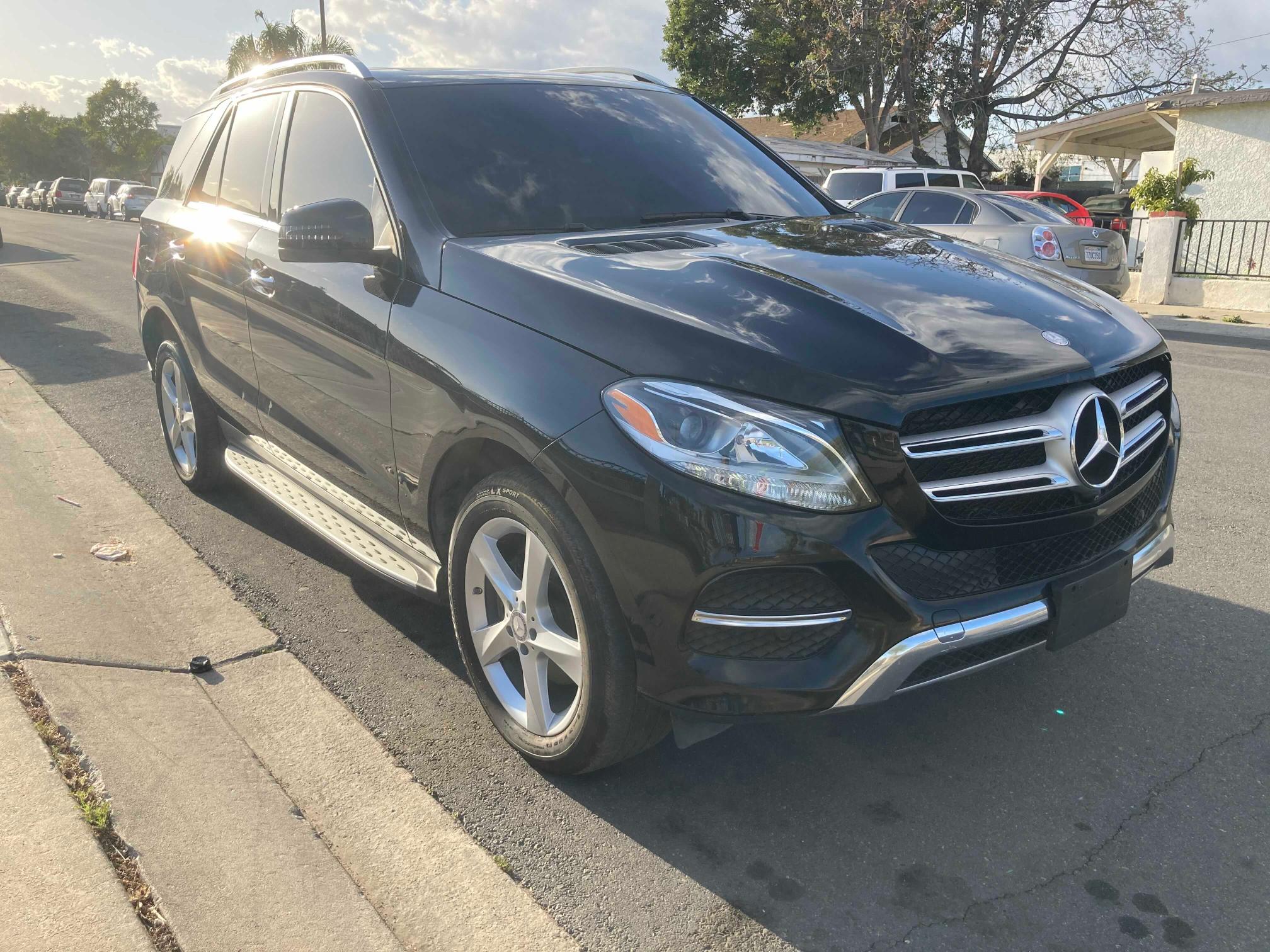 Photo 0 VIN: 4JGDA5JB5HA823665 - MERCEDES-BENZ GLE 