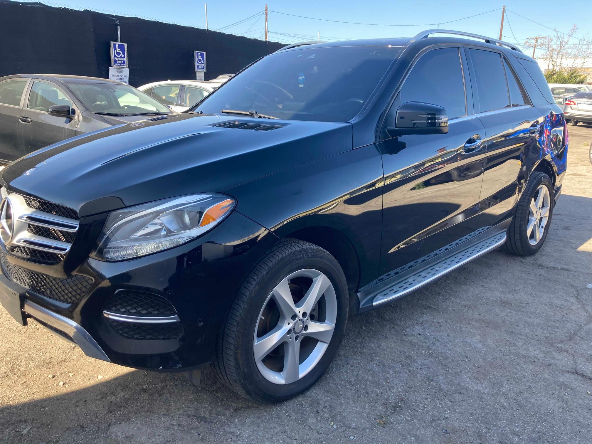 Photo 1 VIN: 4JGDA5JB5HA823665 - MERCEDES-BENZ GLE 