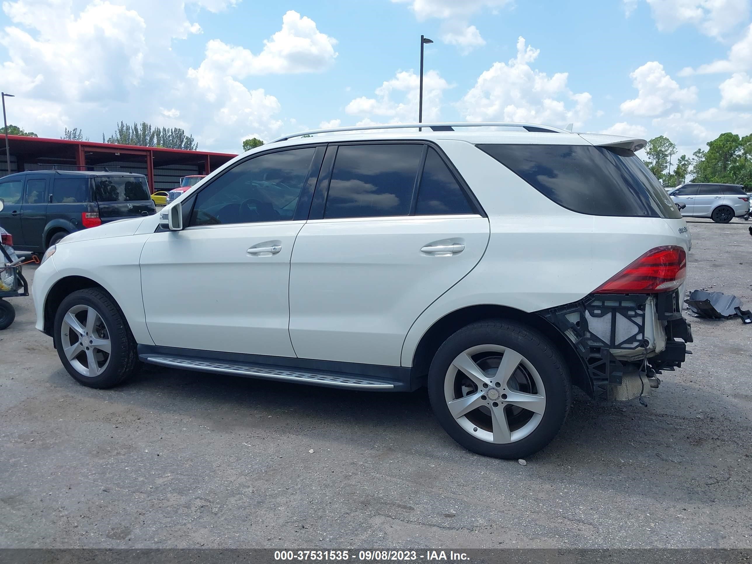 Photo 14 VIN: 4JGDA5JB6GA720026 - MERCEDES-BENZ GLE 