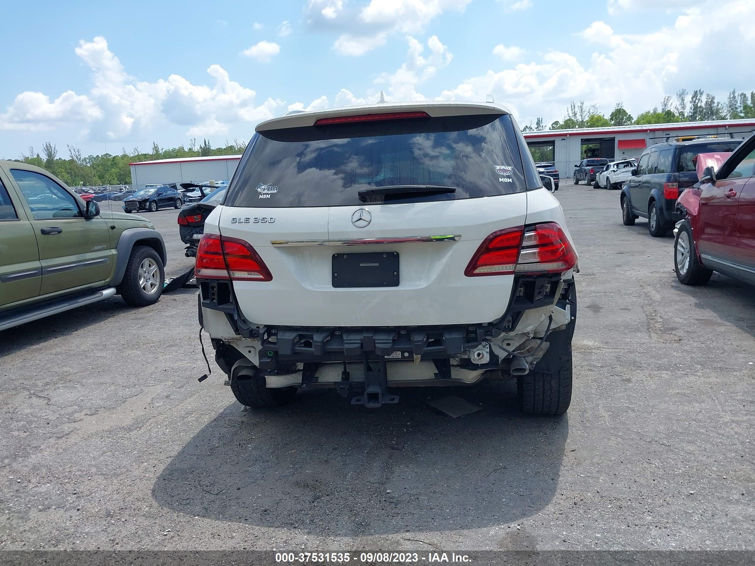 Photo 16 VIN: 4JGDA5JB6GA720026 - MERCEDES-BENZ GLE 