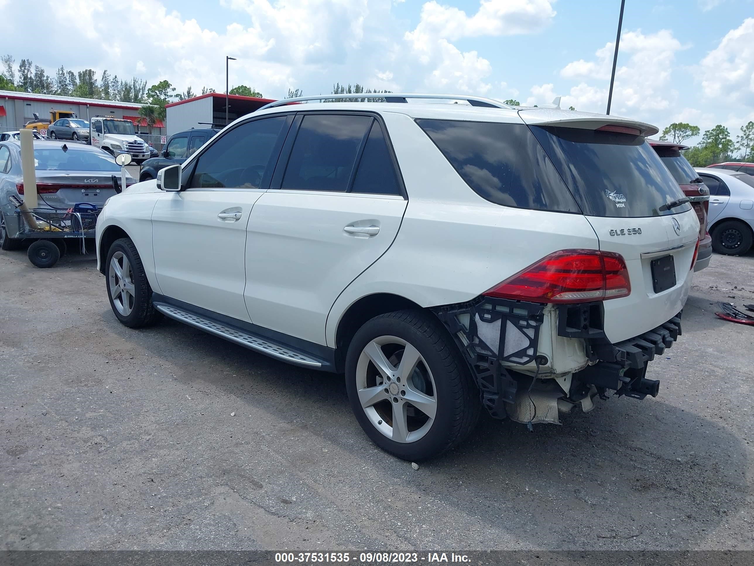 Photo 2 VIN: 4JGDA5JB6GA720026 - MERCEDES-BENZ GLE 