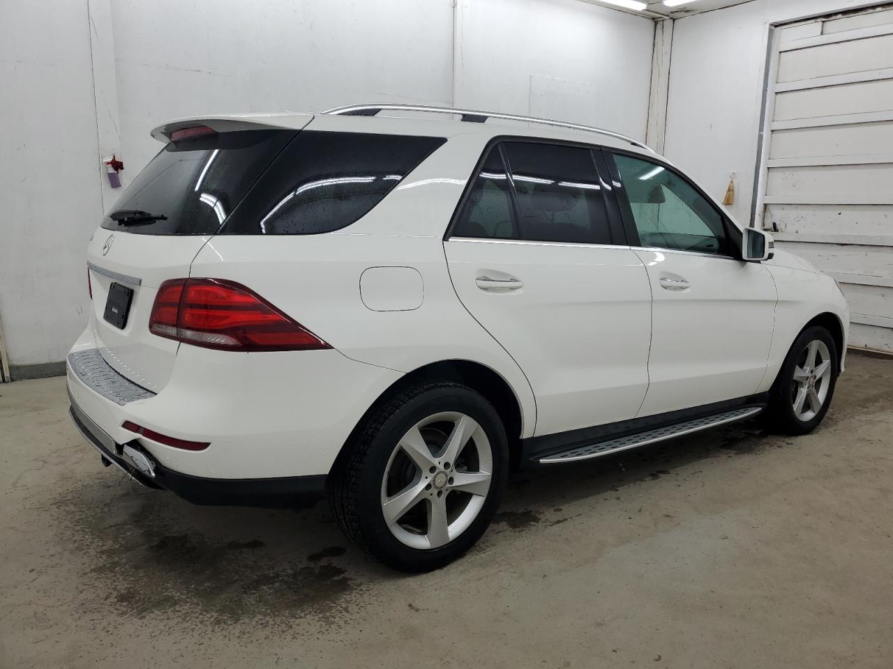 Photo 2 VIN: 4JGDA5JB6GA721581 - MERCEDES-BENZ GLE 