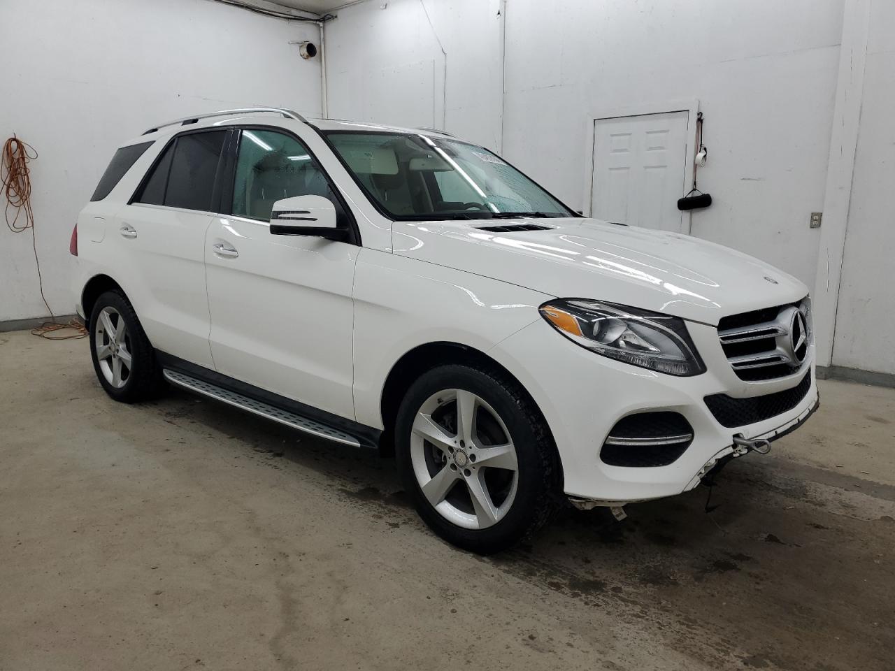 Photo 3 VIN: 4JGDA5JB6GA721581 - MERCEDES-BENZ GLE 