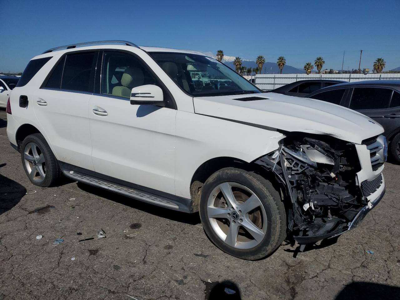 Photo 3 VIN: 4JGDA5JB6JB143127 - MERCEDES-BENZ GLE 