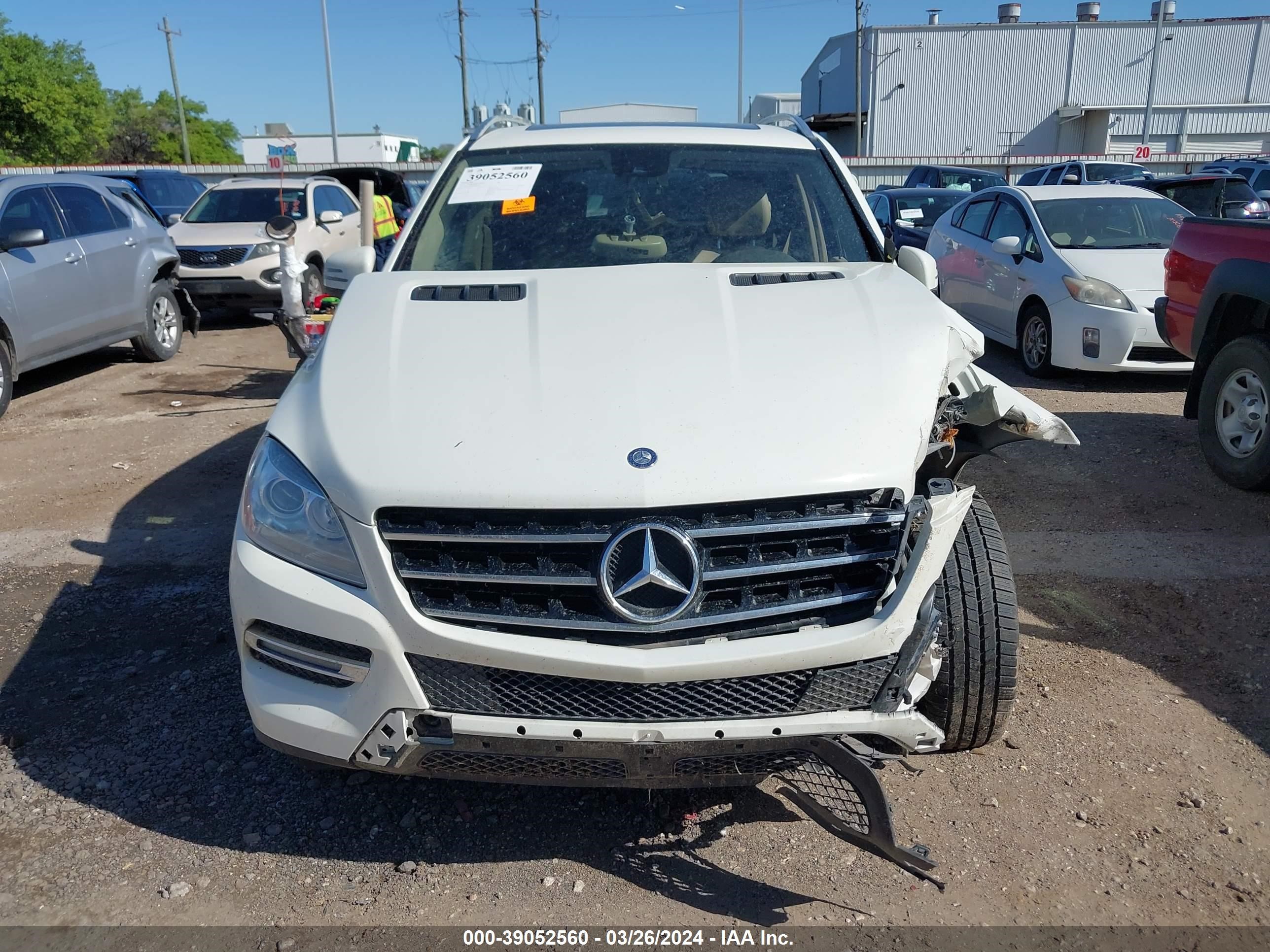 Photo 10 VIN: 4JGDA5JBXDA164217 - MERCEDES-BENZ NULL 