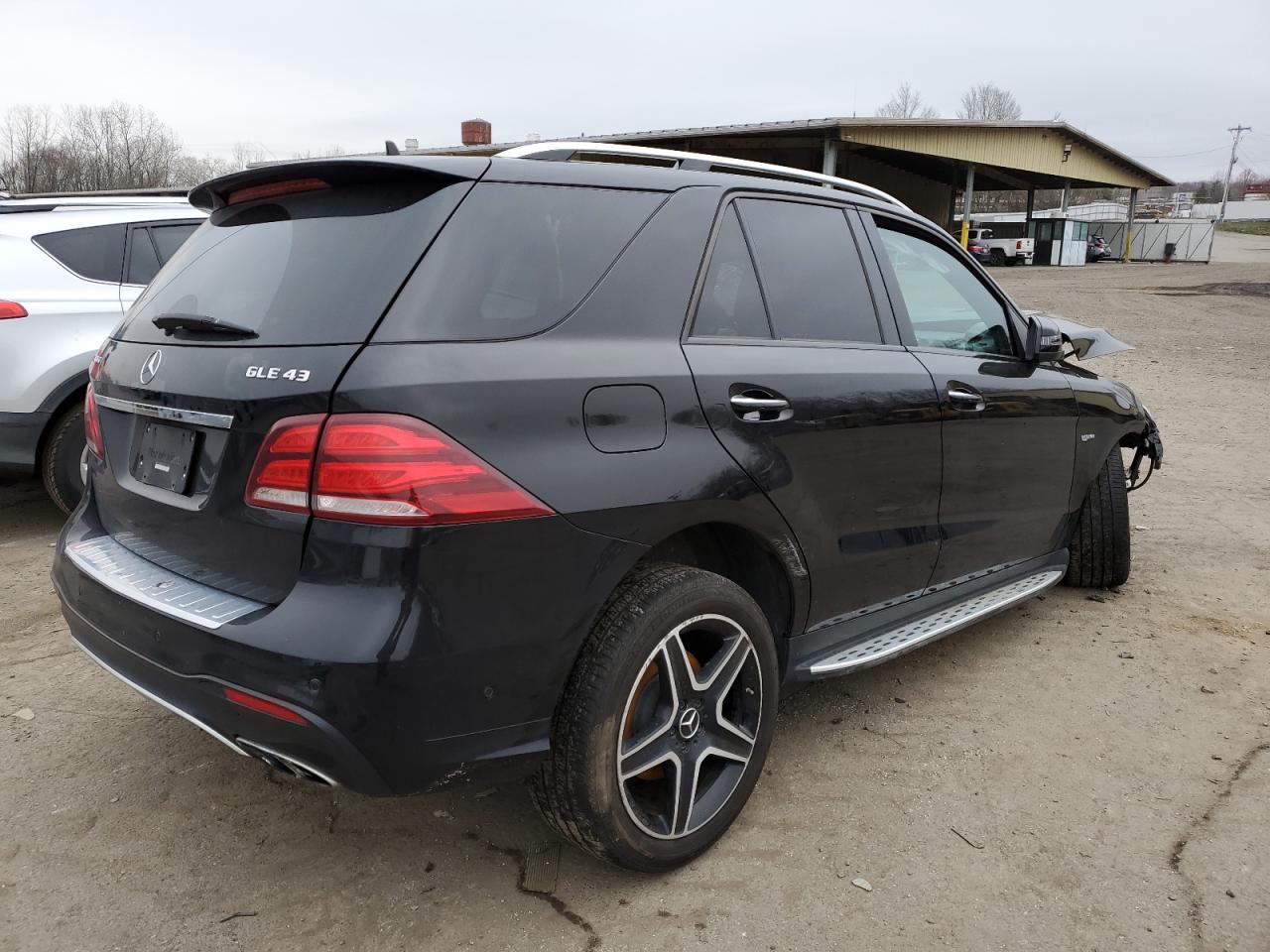 Photo 2 VIN: 4JGDA6EB8JB111036 - MERCEDES-BENZ GLE 