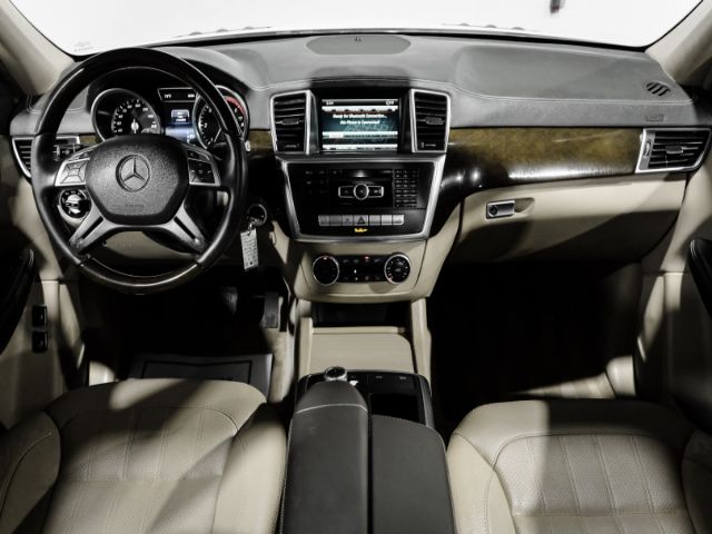 Photo 8 VIN: 4JGDF2EE2FA463482 - MERCEDES-BENZ GL-CLASS 