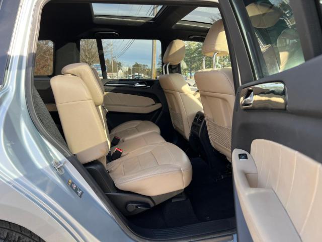 Photo 5 VIN: 4JGDF2EE7GA636477 - MERCEDES-BENZ GL-CLASS 