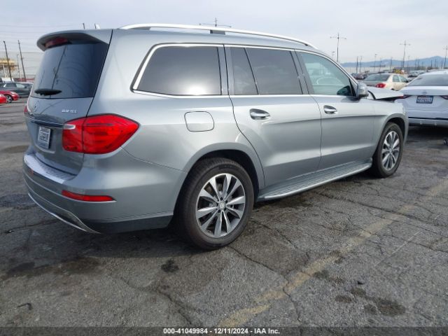 Photo 3 VIN: 4JGDF2EE8FA543336 - MERCEDES-BENZ GL-CLASS 