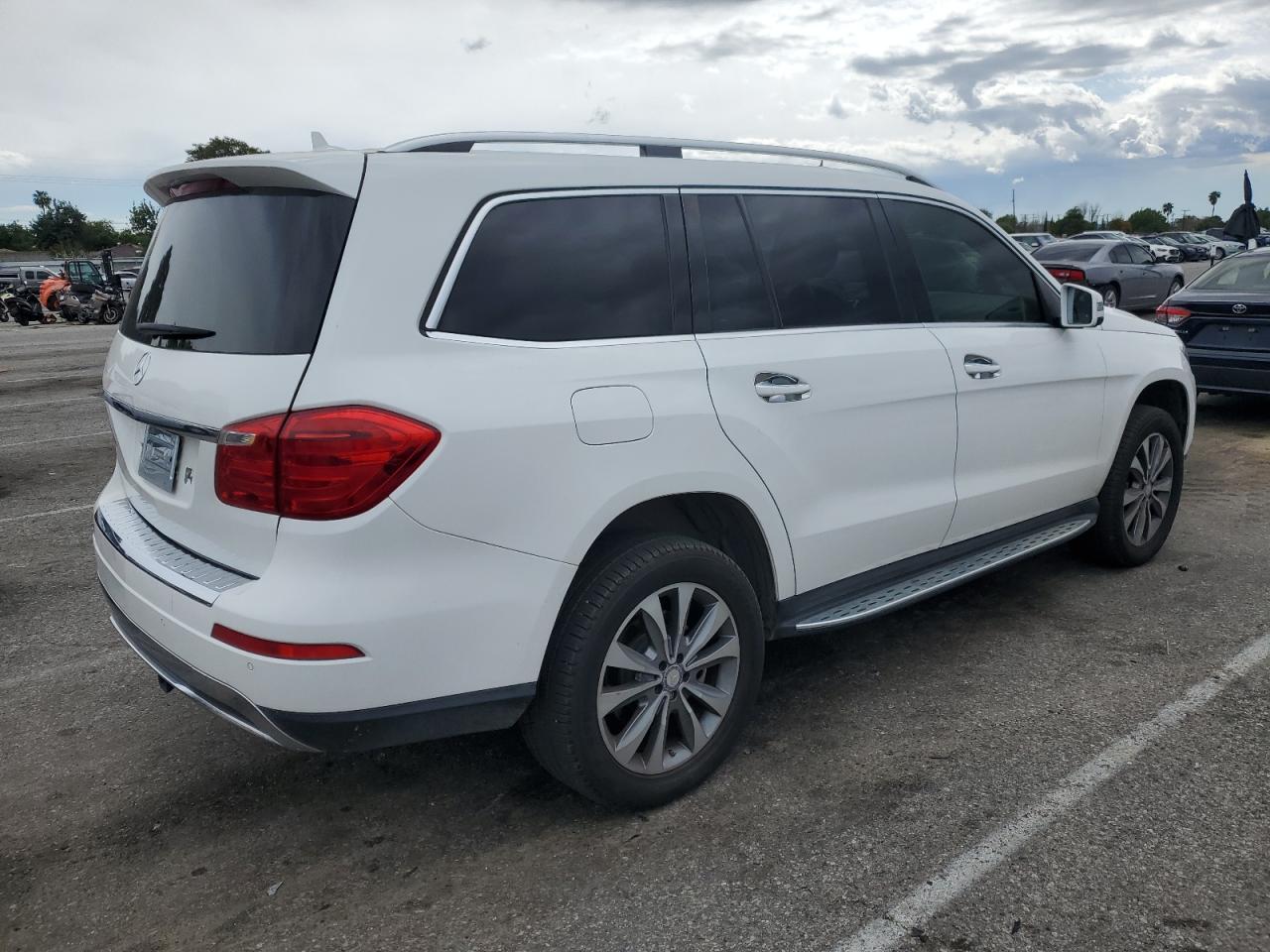 Photo 2 VIN: 4JGDF2EE9FA534919 - MERCEDES-BENZ GL-KLASSE 