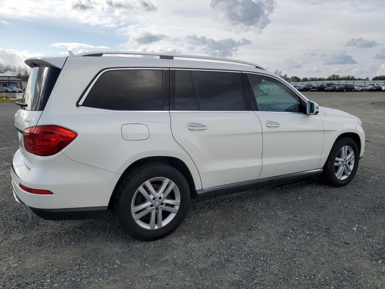 Photo 2 VIN: 4JGDF6EE2FA531352 - MERCEDES-BENZ GL-KLASSE 