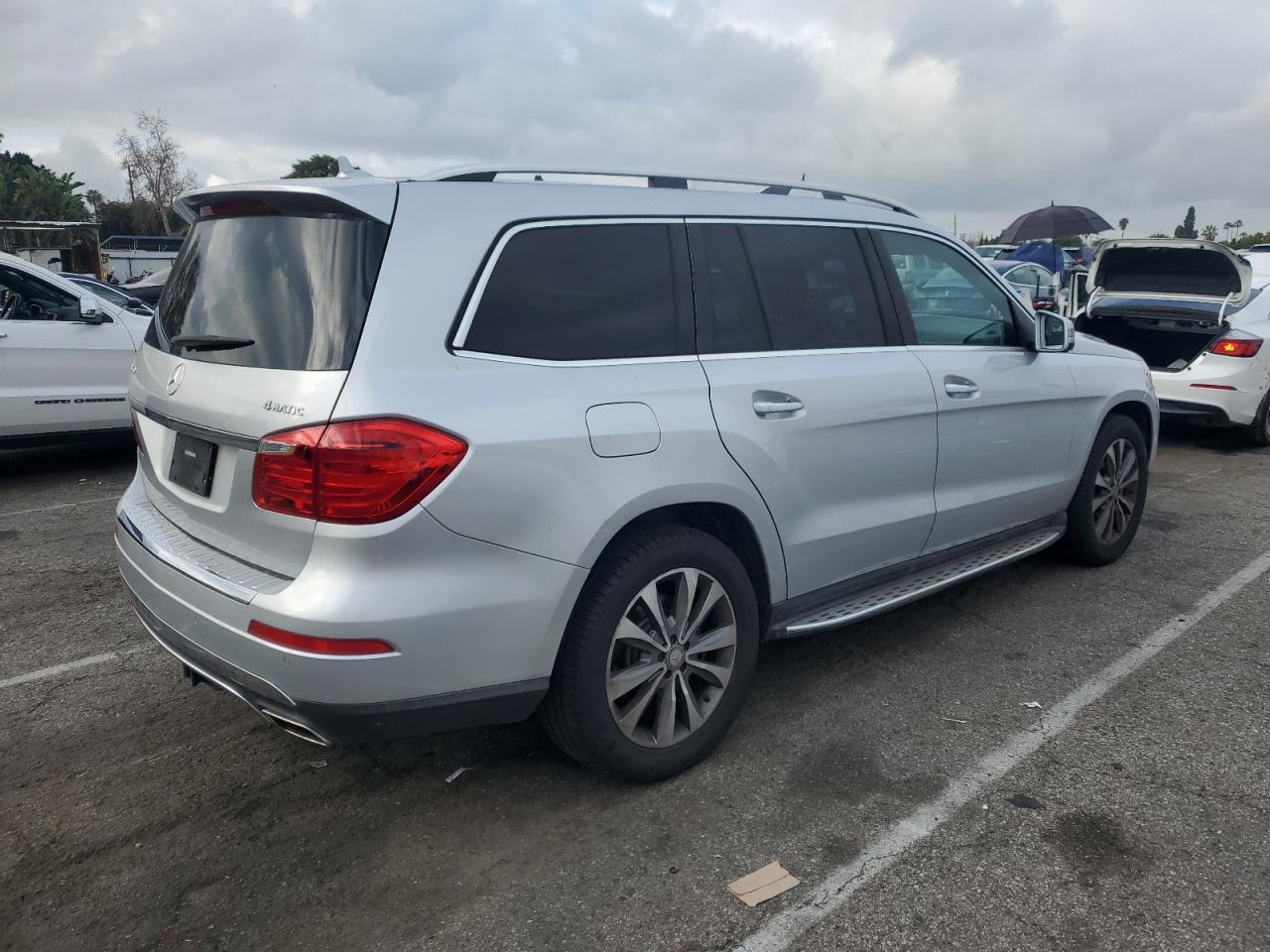 Photo 2 VIN: 4JGDF6EE4GA710011 - MERCEDES-BENZ GL-KLASSE 