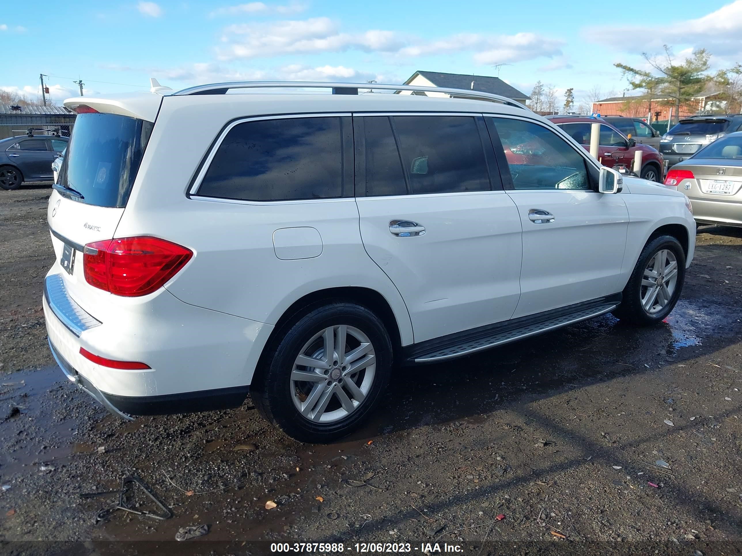 Photo 12 VIN: 4JGDF6EE5FA551899 - MERCEDES-BENZ GL-KLASSE 