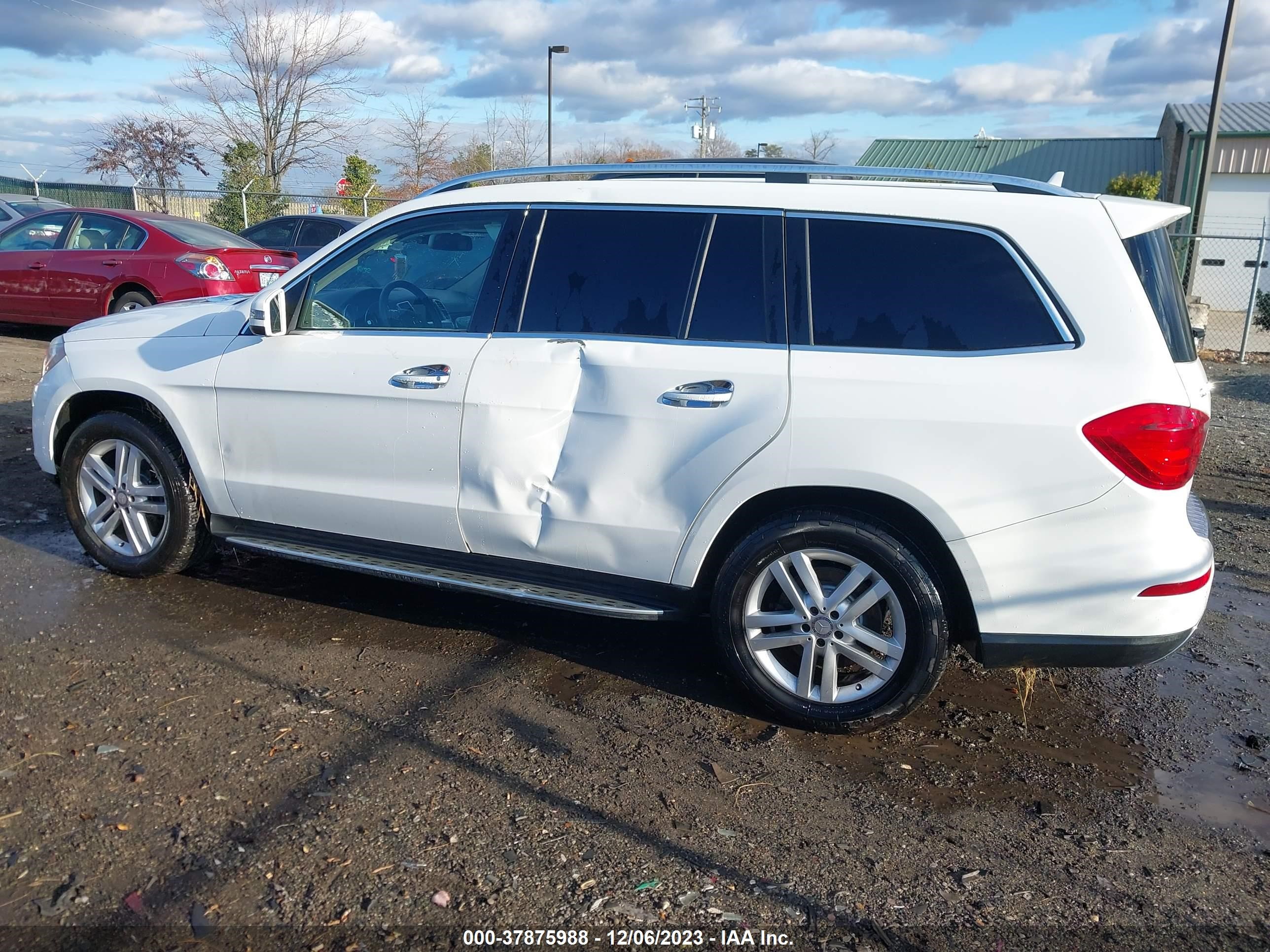 Photo 13 VIN: 4JGDF6EE5FA551899 - MERCEDES-BENZ GL-KLASSE 