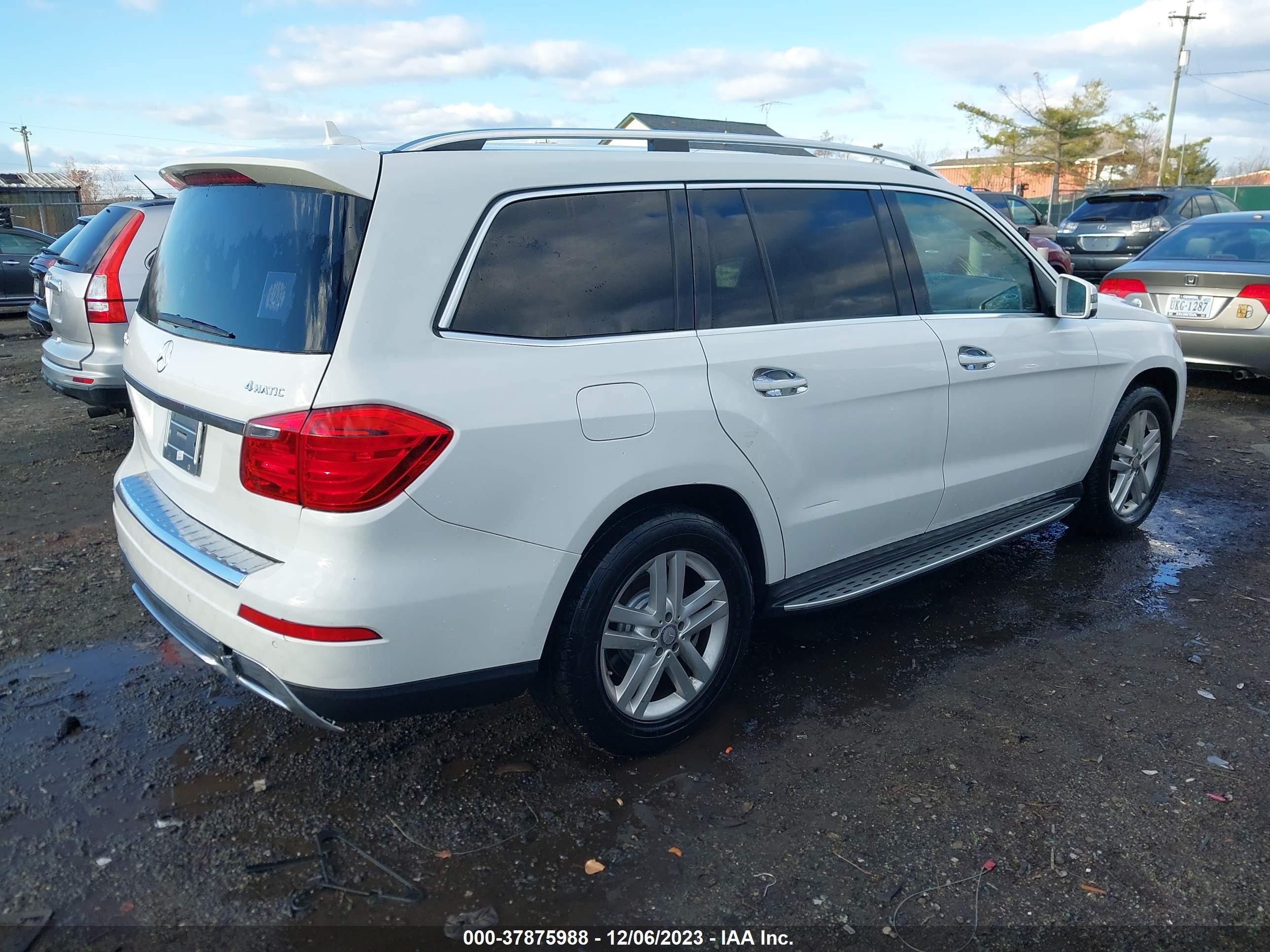 Photo 3 VIN: 4JGDF6EE5FA551899 - MERCEDES-BENZ GL-KLASSE 